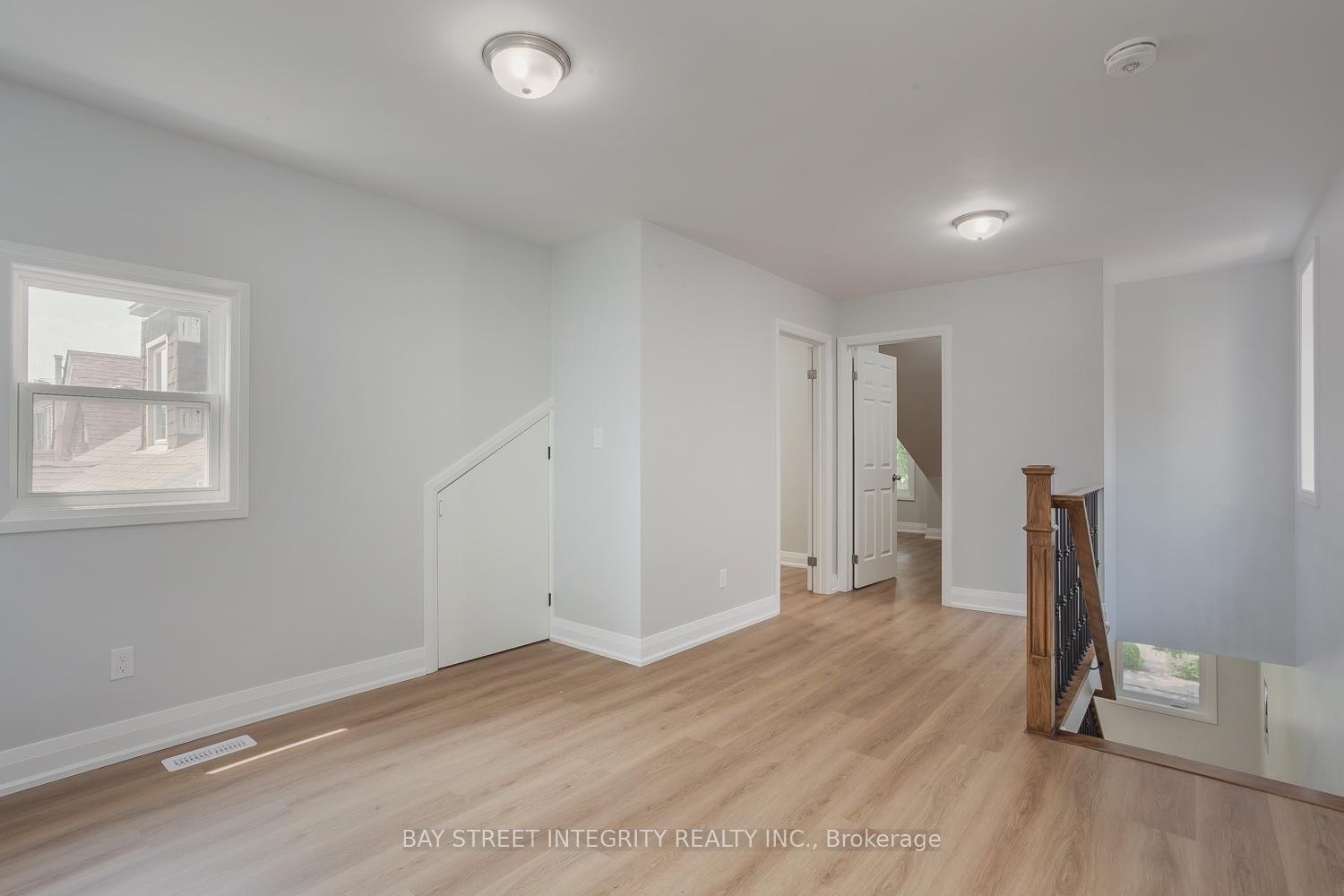 Photo 15 of Unit Upper Floor, 19 D'arcy Street, Toronto, Kensington-Chinatown — HOMEH