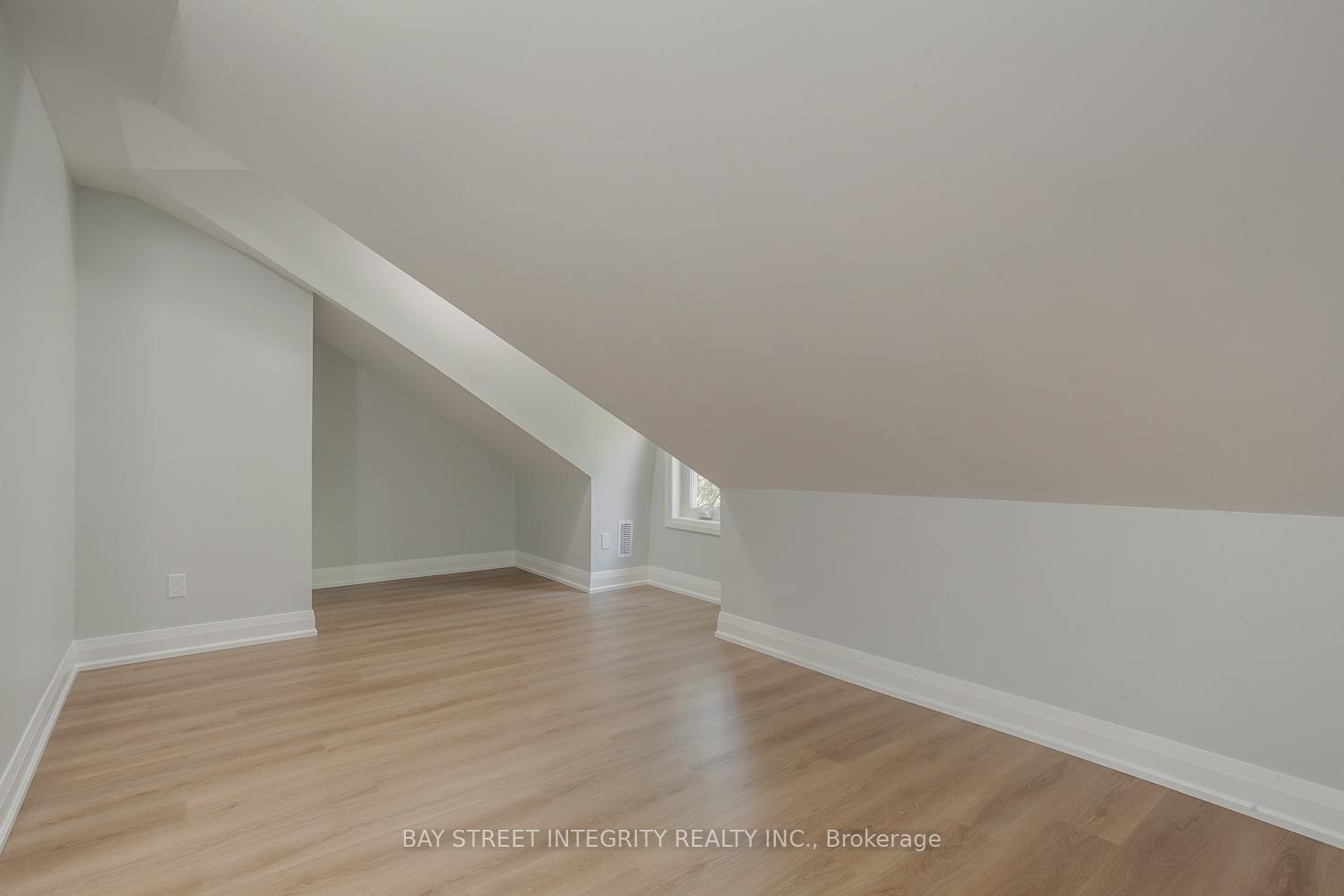 Photo 16 of Unit Upper Floor, 19 D'arcy Street, Toronto, Kensington-Chinatown — HOMEH