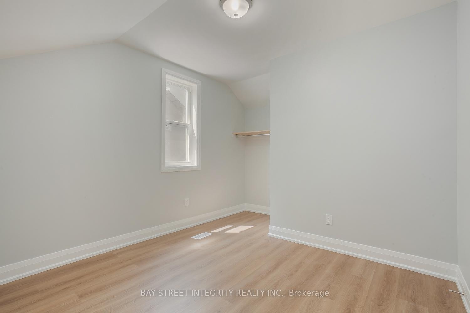 Photo 18 of Unit Upper Floor, 19 D'arcy Street, Toronto, Kensington-Chinatown — HOMEH