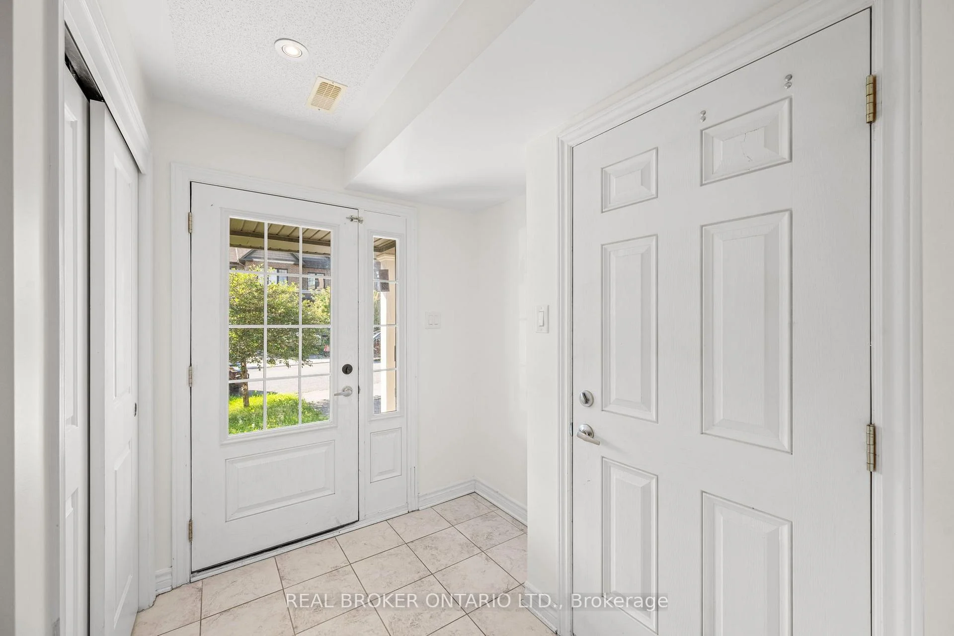 Photo 9 of 66 Fallengale Crescent, Ottawa, Kanata - Kanata Lakes/Heritage Hills — HOMEH