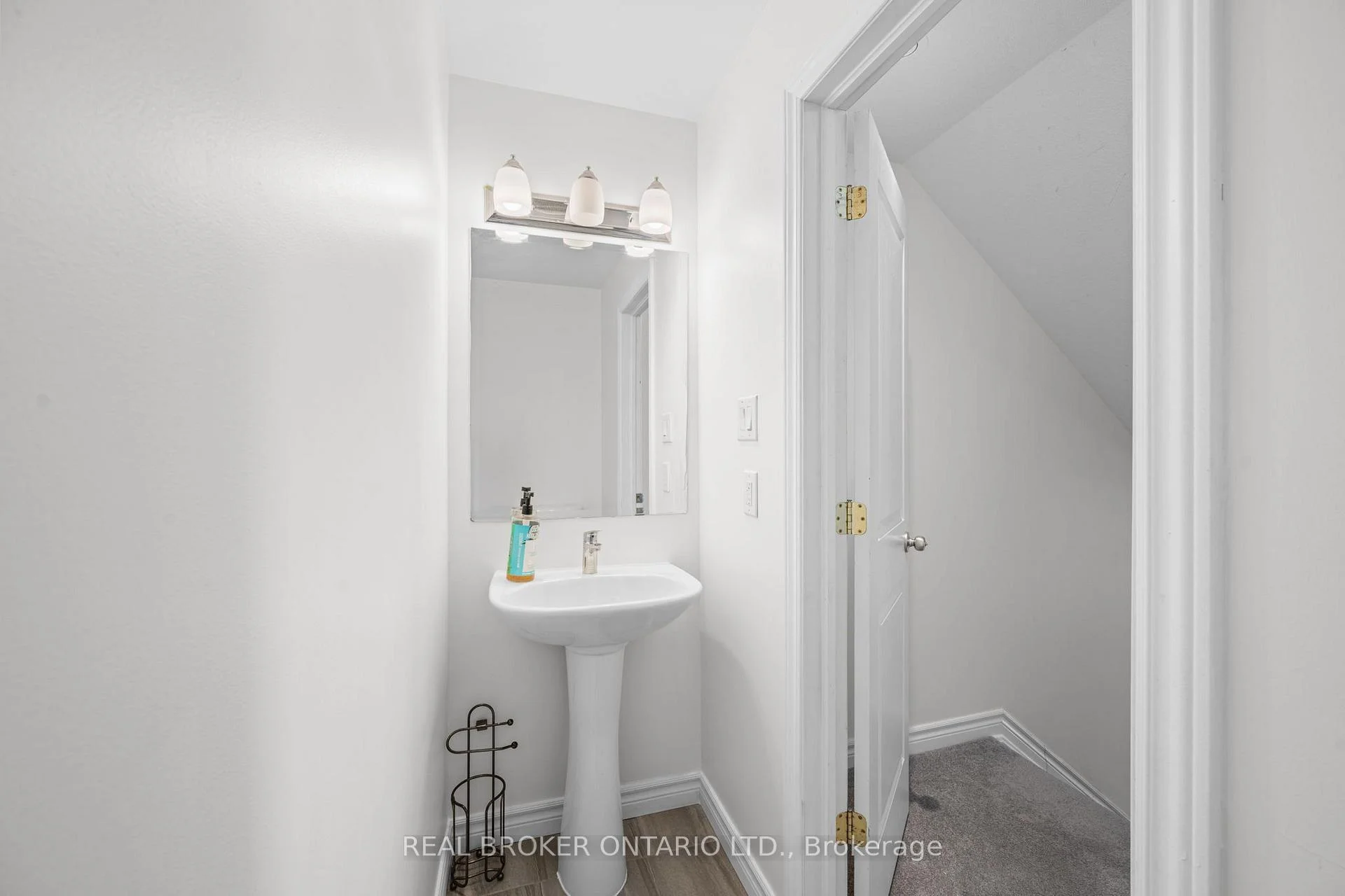 Photo 15 of 66 Fallengale Crescent, Ottawa, Kanata - Kanata Lakes/Heritage Hills — HOMEH