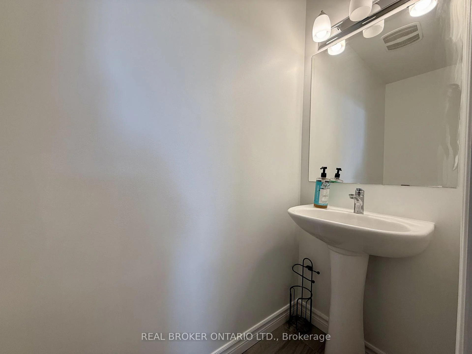 Photo 23 of 66 Fallengale Crescent, Ottawa, Kanata - Kanata Lakes/Heritage Hills — HOMEH