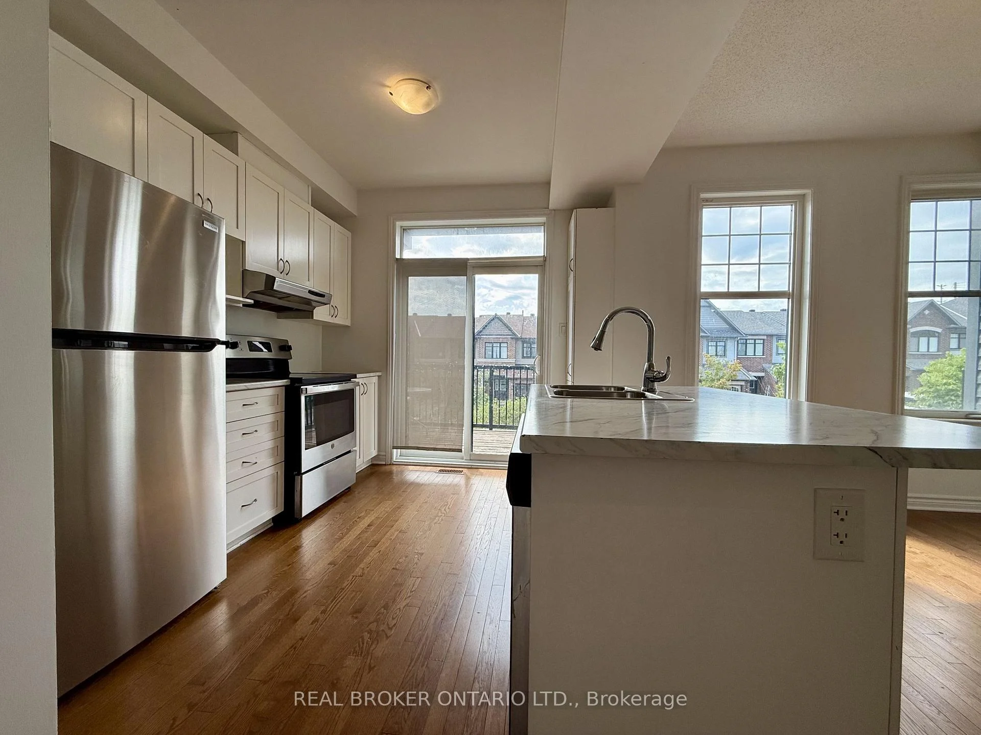 Photo 33 of 66 Fallengale Crescent, Ottawa, Kanata - Kanata Lakes/Heritage Hills — HOMEH