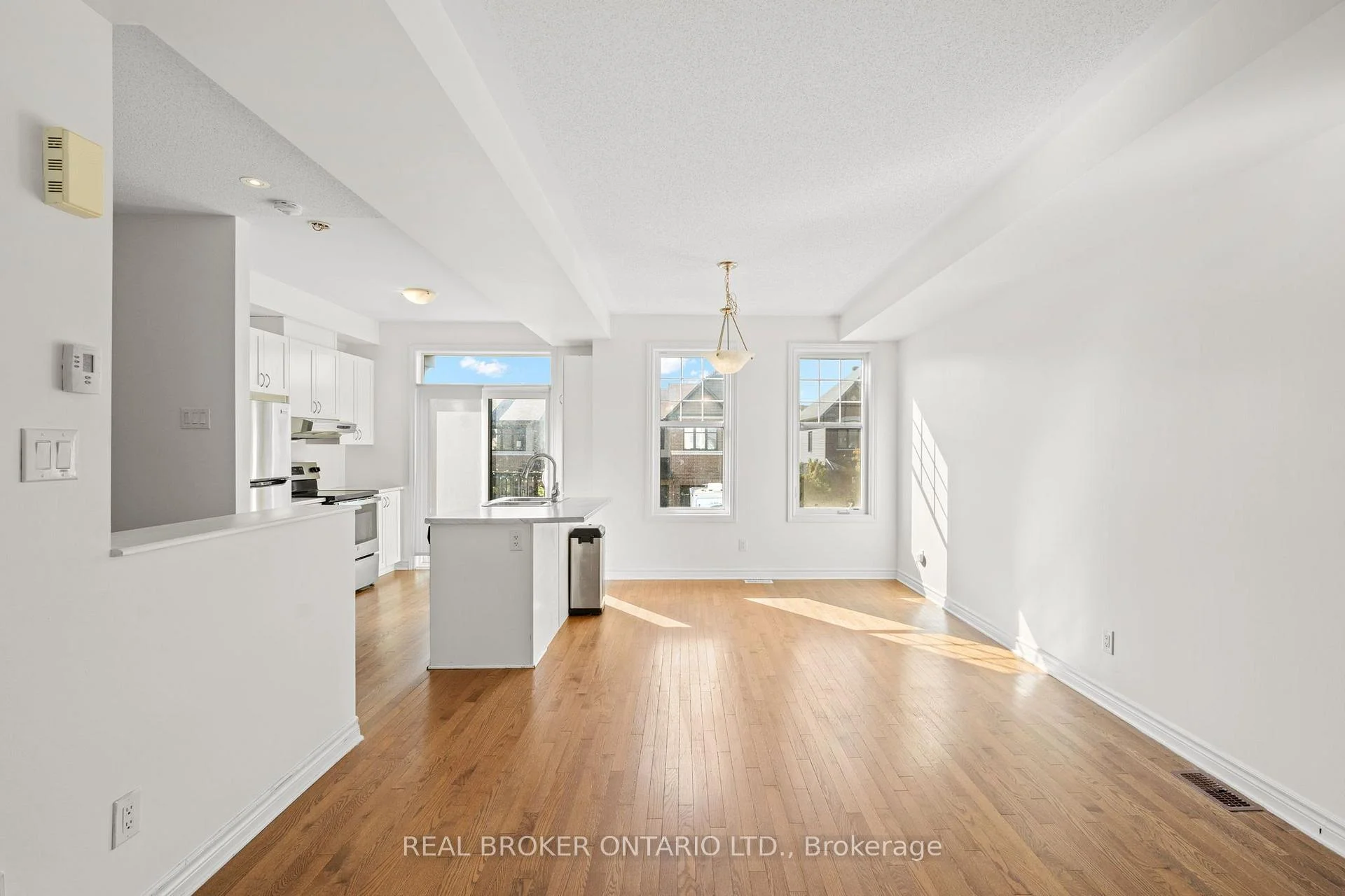 Photo 43 of 66 Fallengale Crescent, Ottawa, Kanata - Kanata Lakes/Heritage Hills — HOMEH