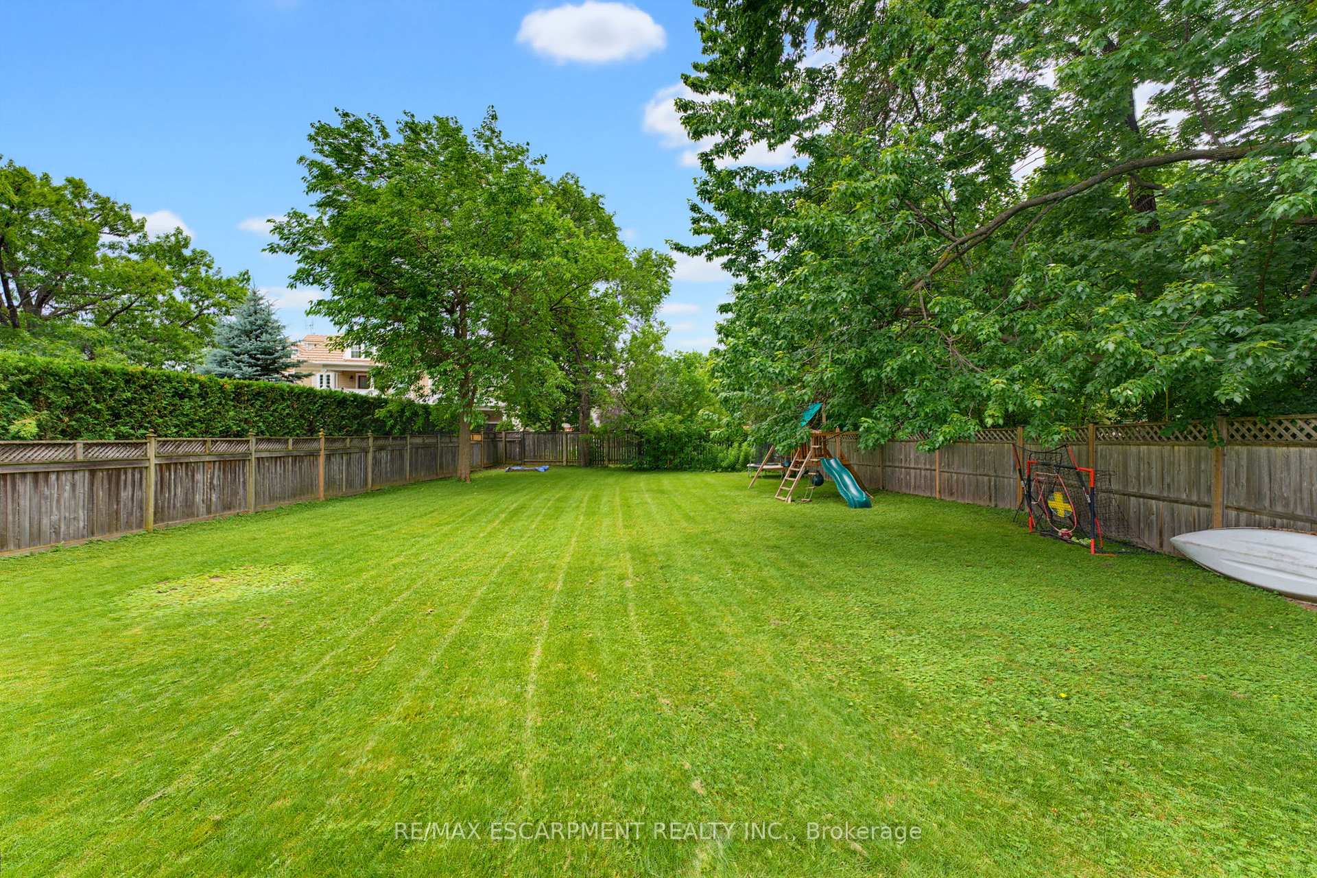 Photo 20 of 57 Main Street N, Hamilton, Waterdown — HOMEH