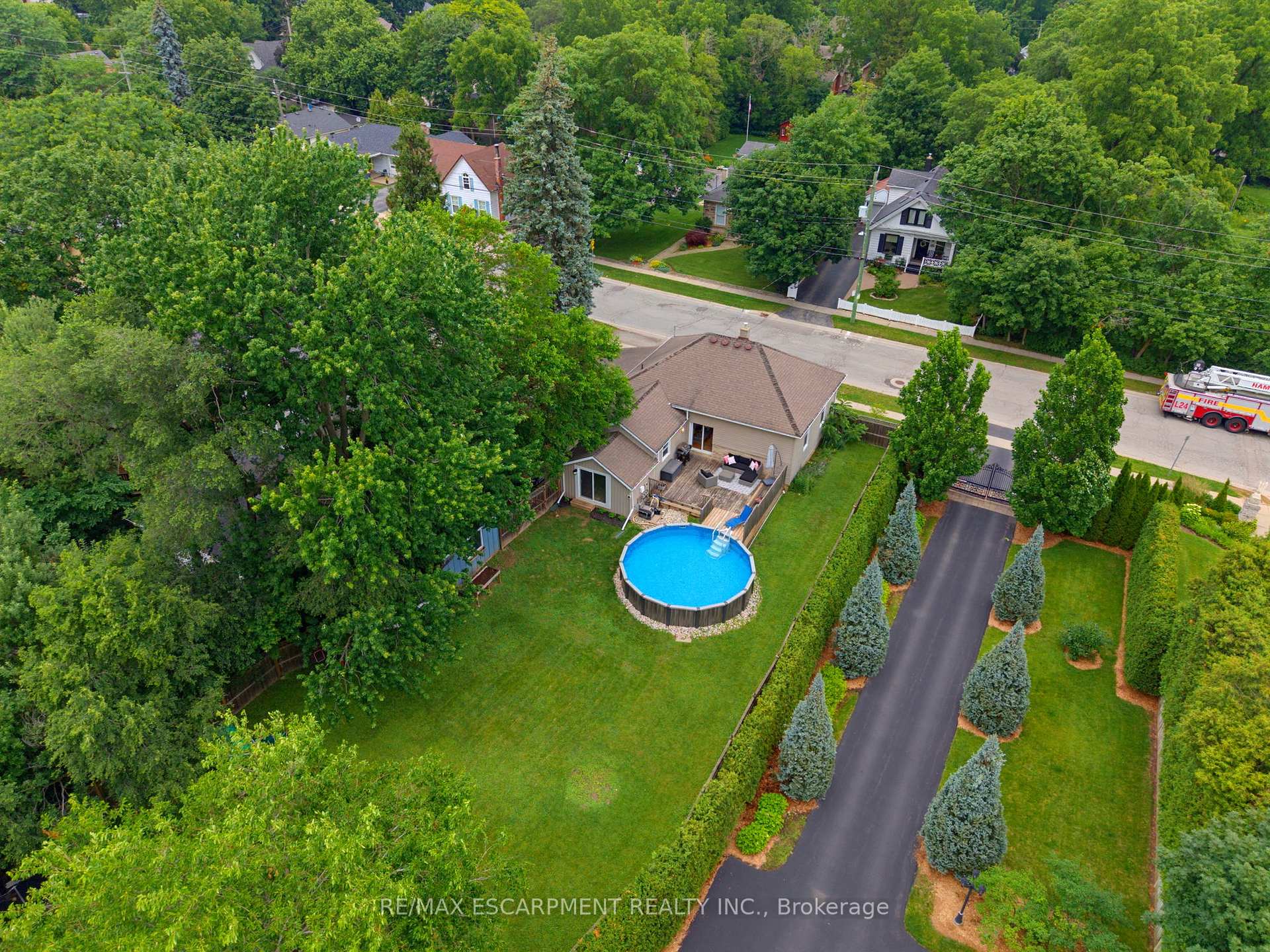 Photo 21 of 57 Main Street N, Hamilton, Waterdown — HOMEH