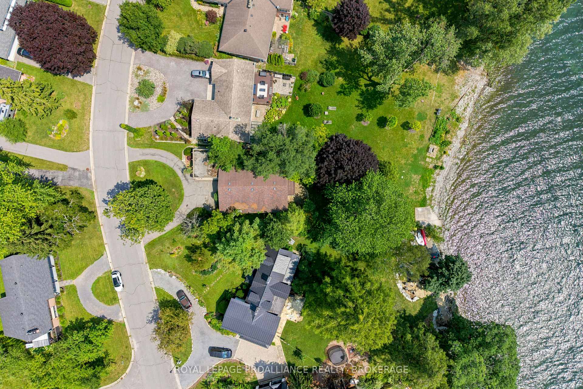 Photo 4 of 807 Wartman Avenue, Kingston, City SouthWest — HOMEH