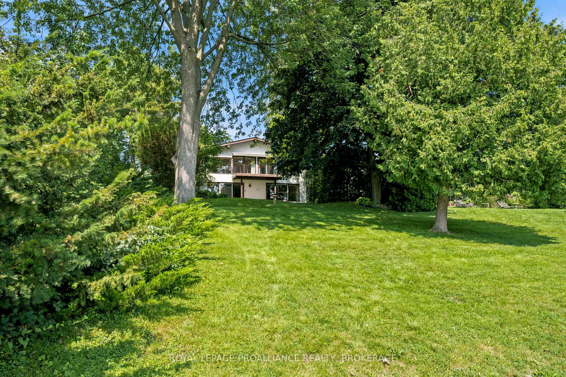 Photo 5 of 807 Wartman Avenue, Kingston, City SouthWest — HOMEH