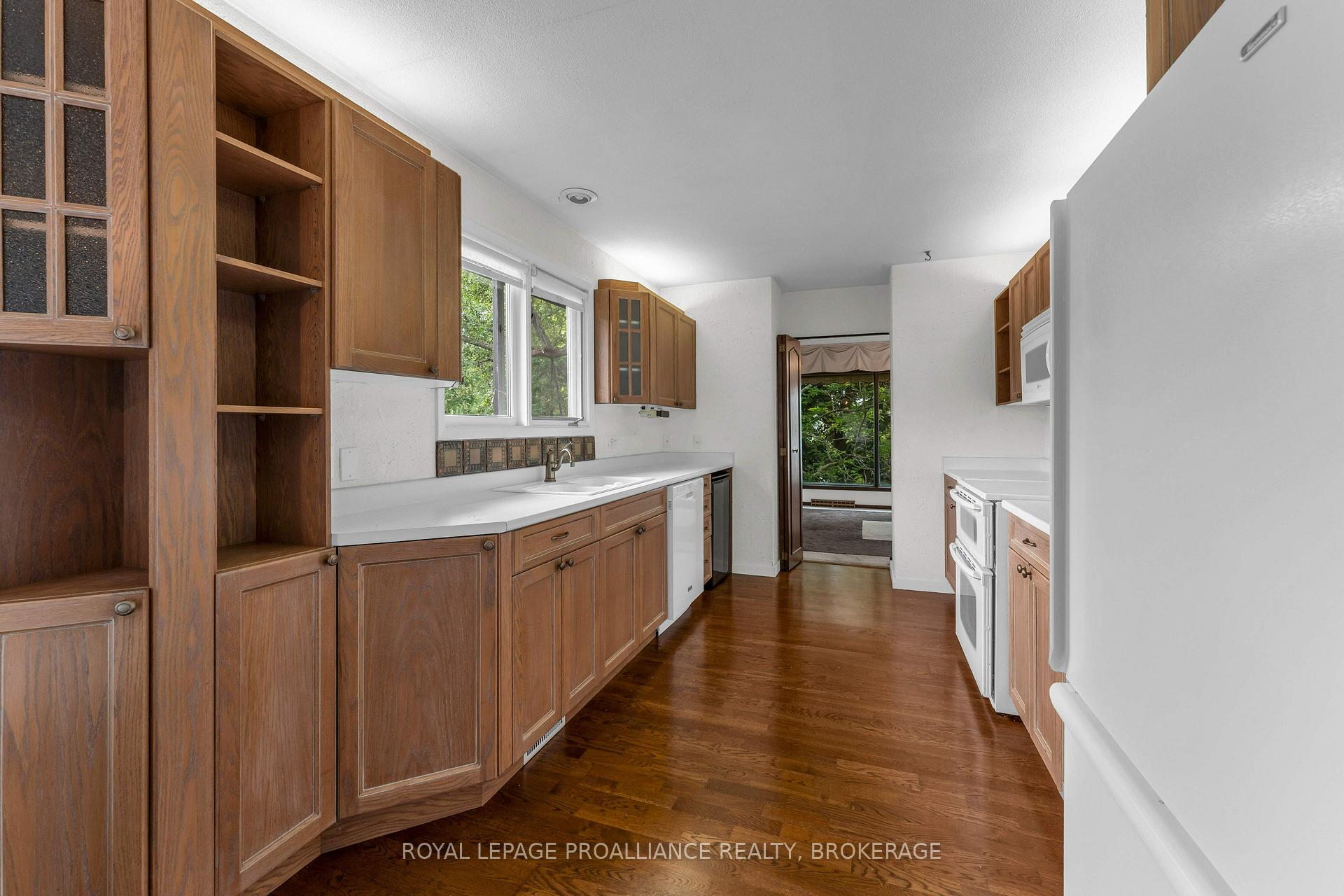 Photo 13 of 807 Wartman Avenue, Kingston, City SouthWest — HOMEH
