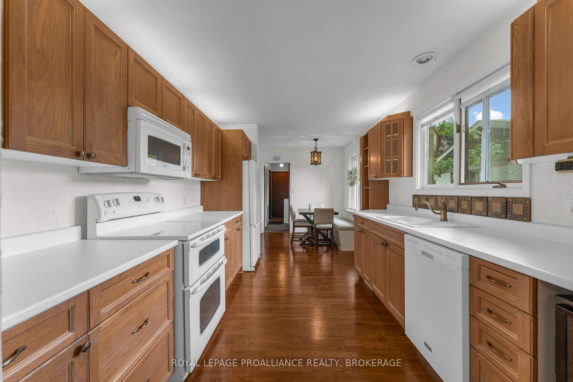 Photo 15 of 807 Wartman Avenue, Kingston, City SouthWest — HOMEH