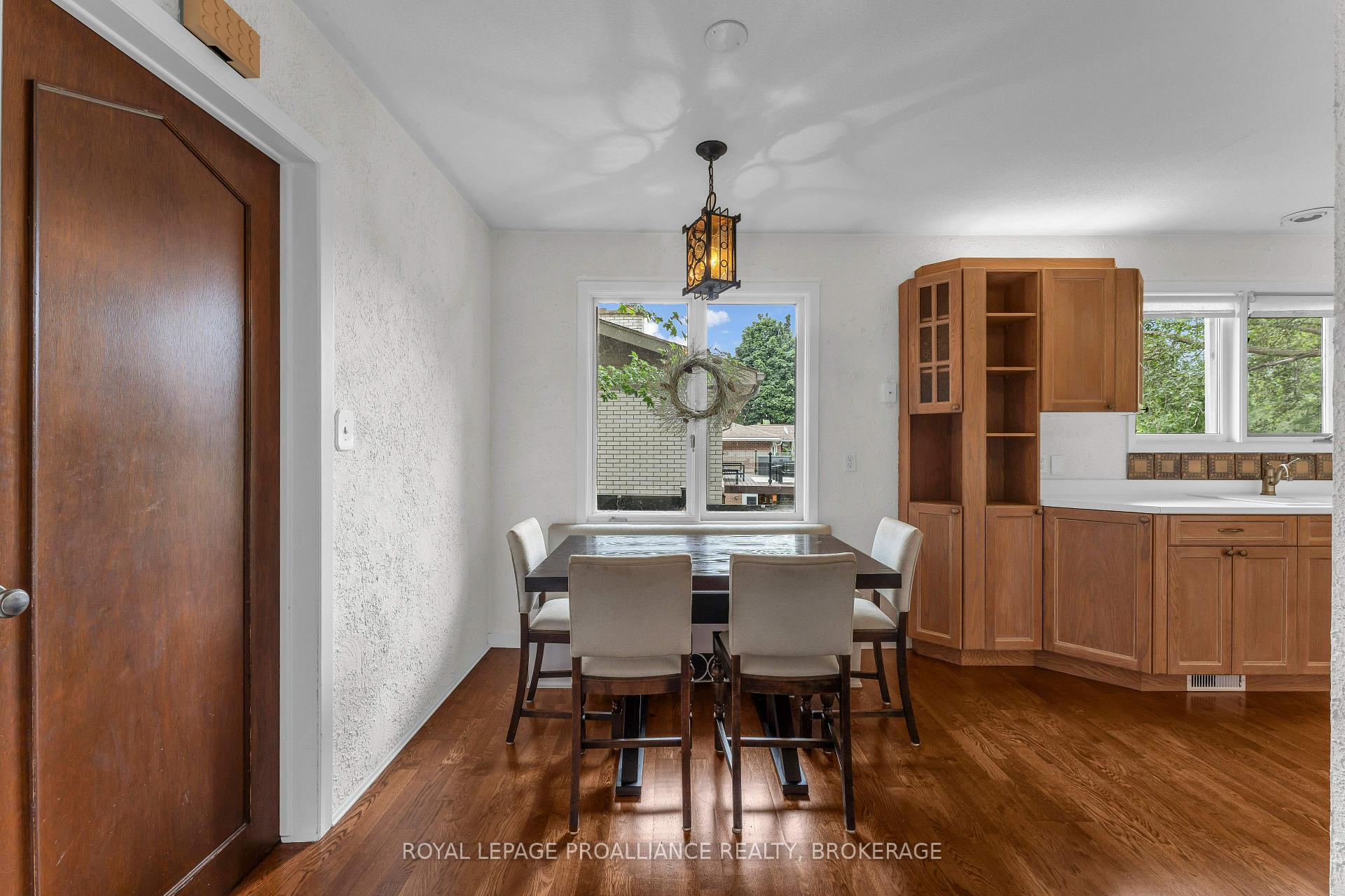 Photo 16 of 807 Wartman Avenue, Kingston, City SouthWest — HOMEH