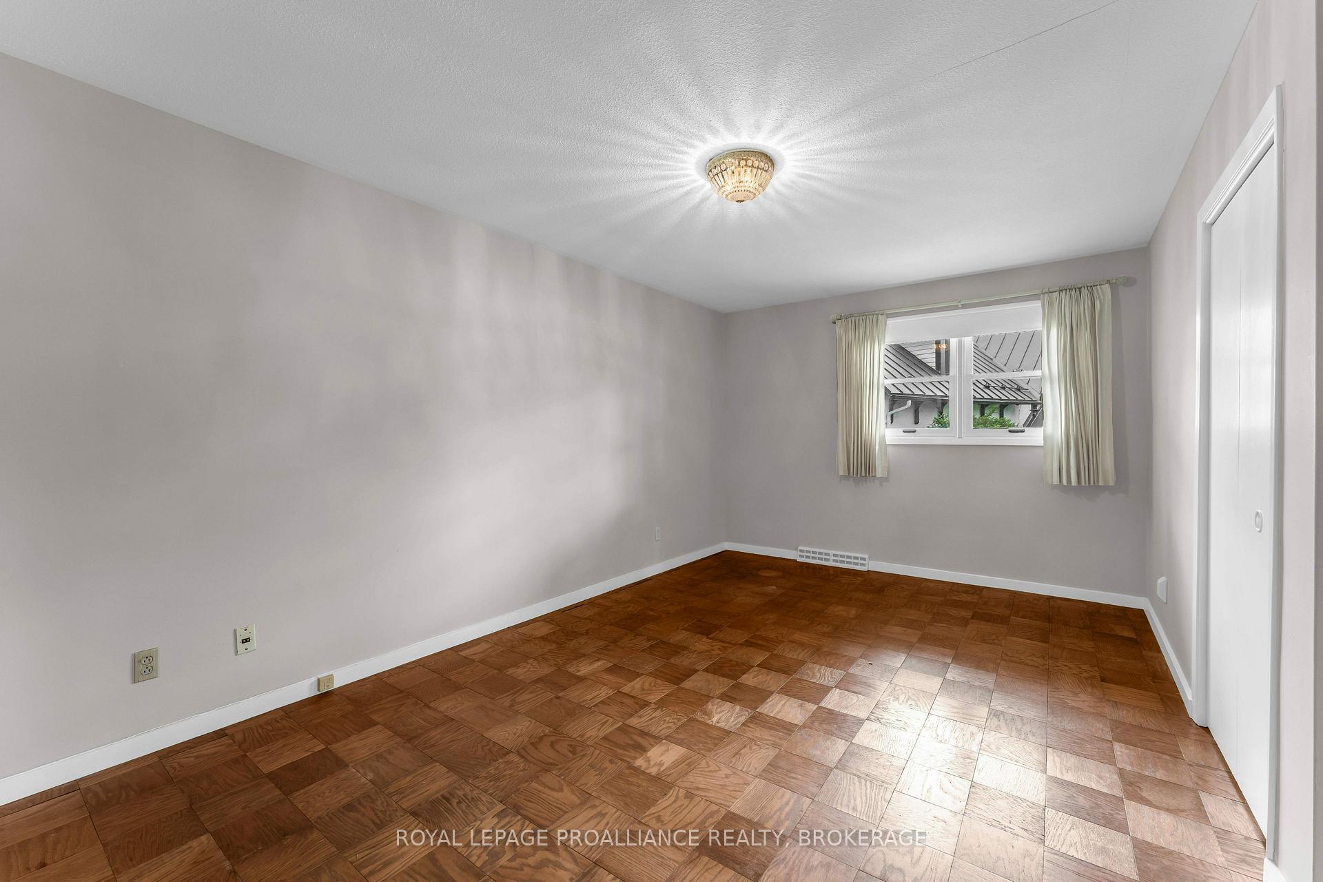 Photo 20 of 807 Wartman Avenue, Kingston, City SouthWest — HOMEH