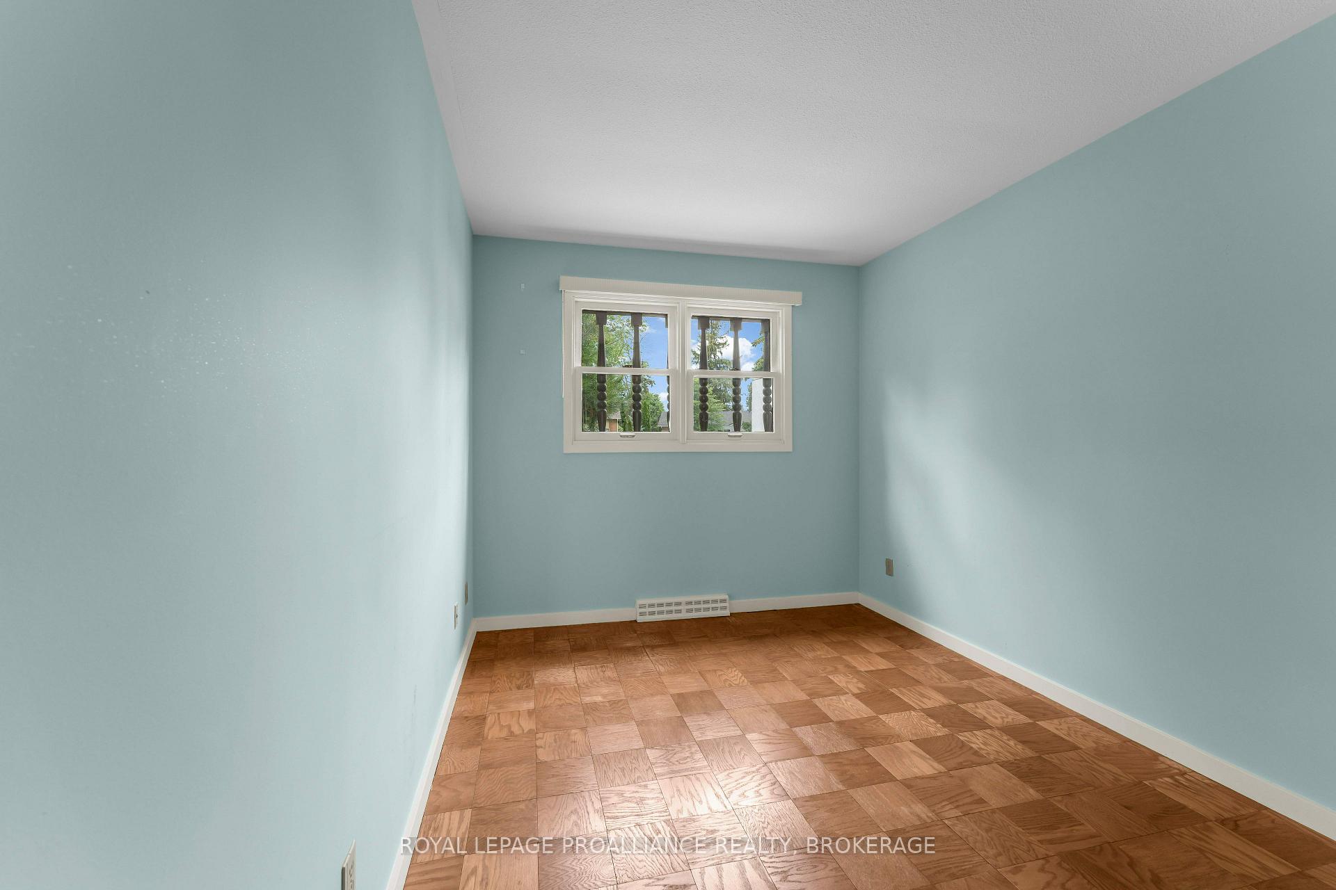 Photo 21 of 807 Wartman Avenue, Kingston, City SouthWest — HOMEH