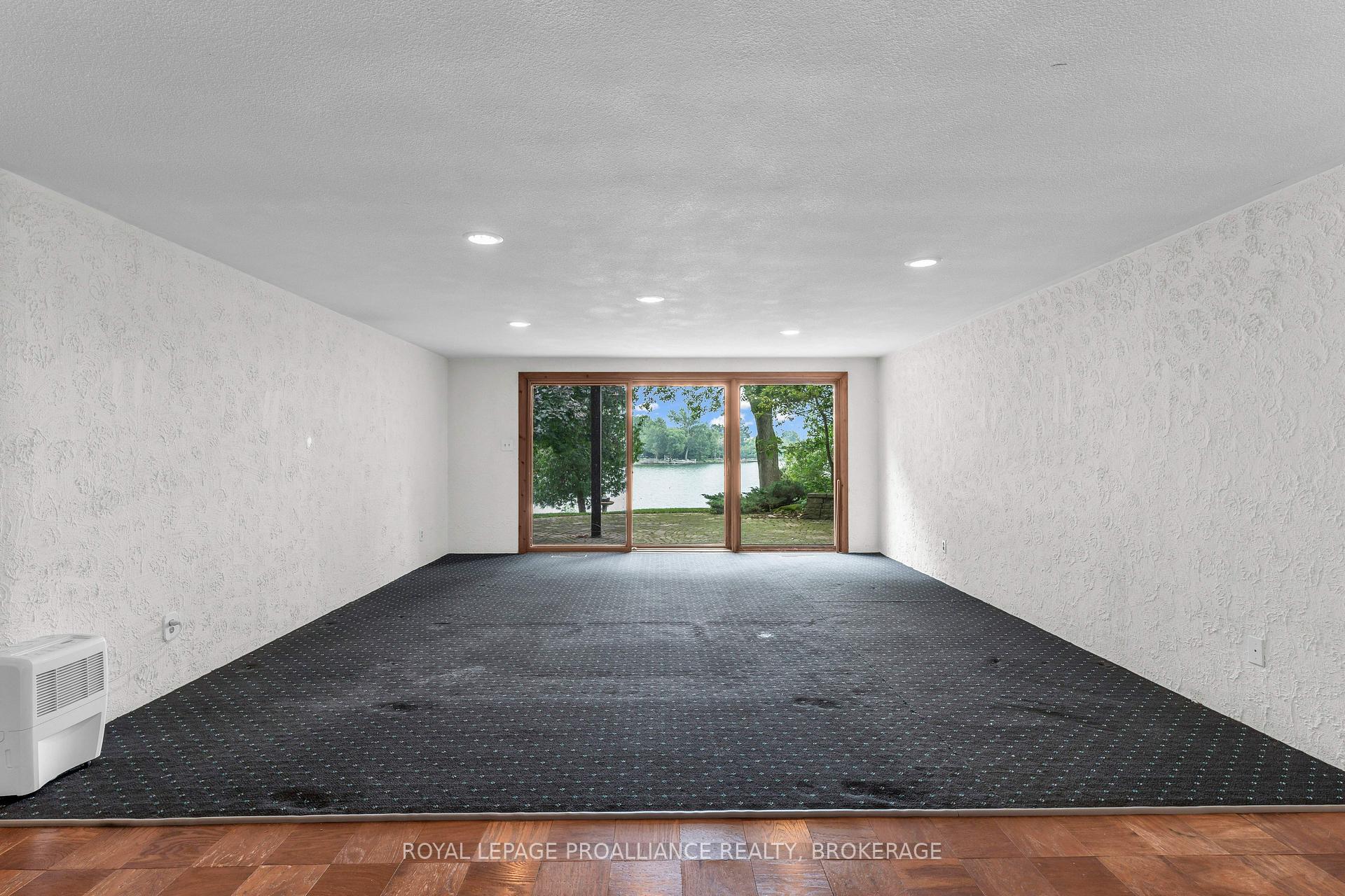 Photo 27 of 807 Wartman Avenue, Kingston, City SouthWest — HOMEH
