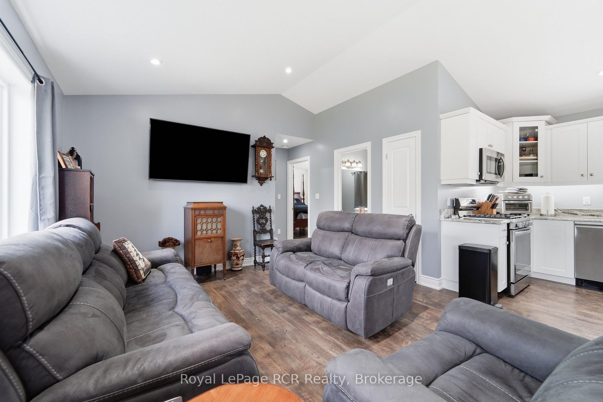 Photo 10 of 358 5th Street, Hanover — HOMEH