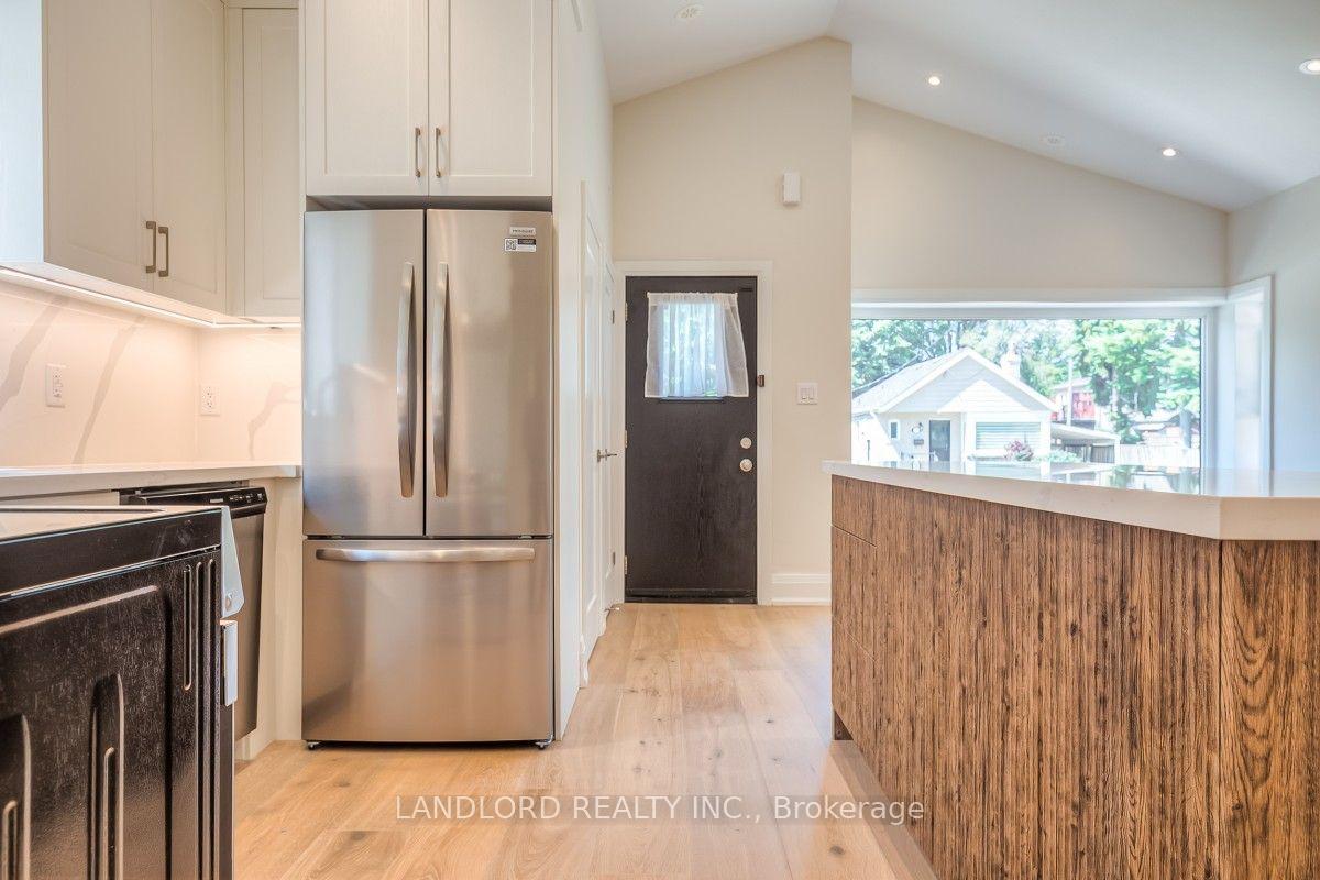 Photo 10 of 29 Hutton Avenue, Toronto, East York — HOMEH