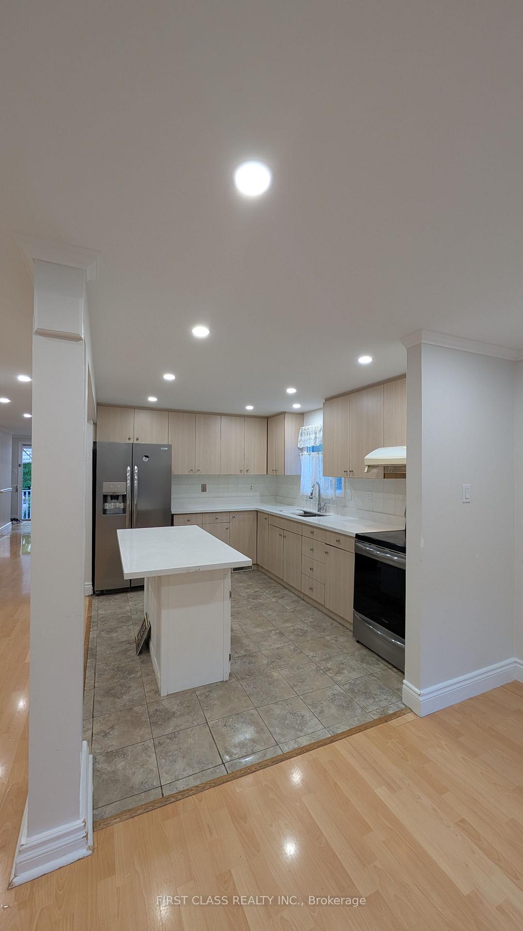 Photo 5 of 63 Marlow Crescent, Markham, Markville — HOMEH