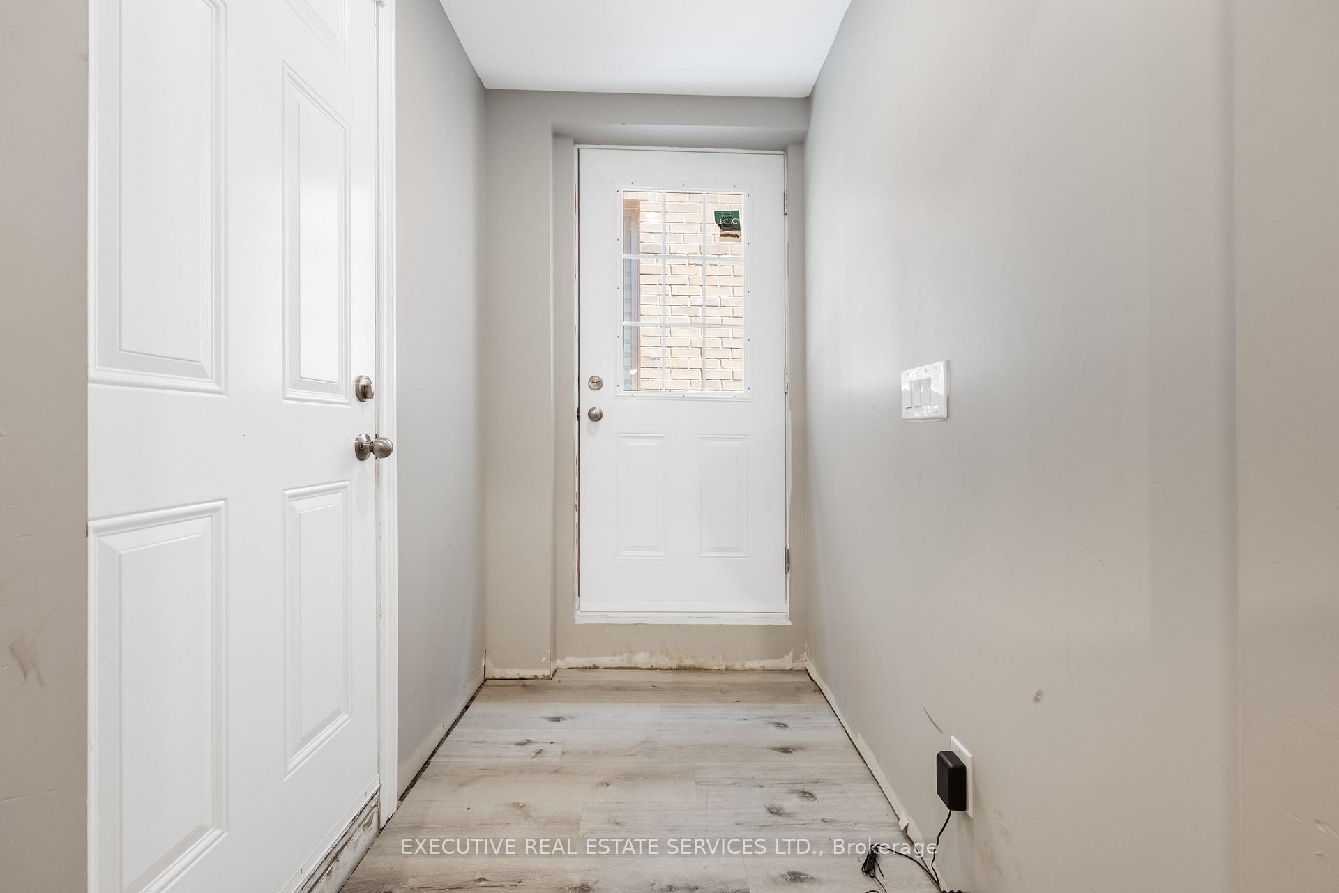 Photo 9 of 61 Truro Circle N, Brampton, Northwest Brampton — HOMEH