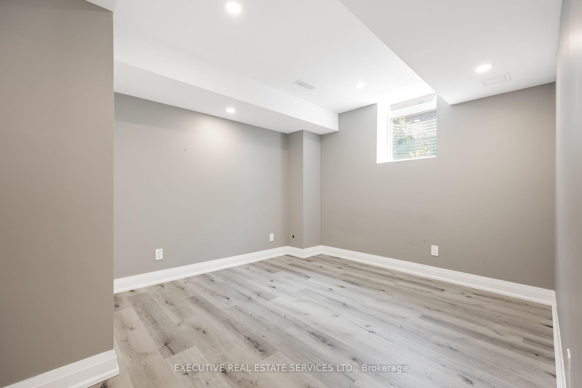 Photo 17 of 61 Truro Circle N, Brampton, Northwest Brampton — HOMEH