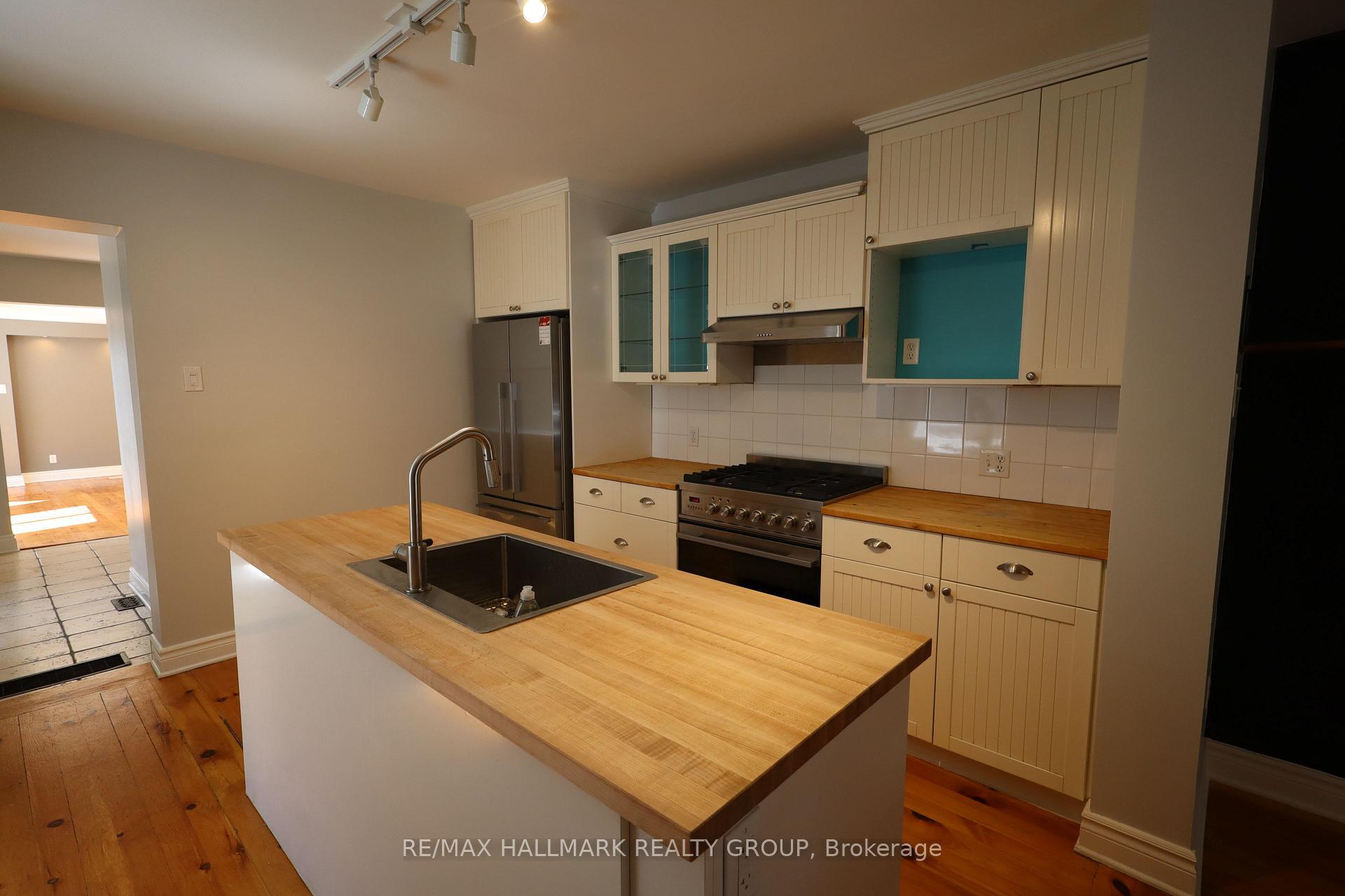 Photo 4 of 21 Electric Street, Ottawa, Lindenlea — HOMEH