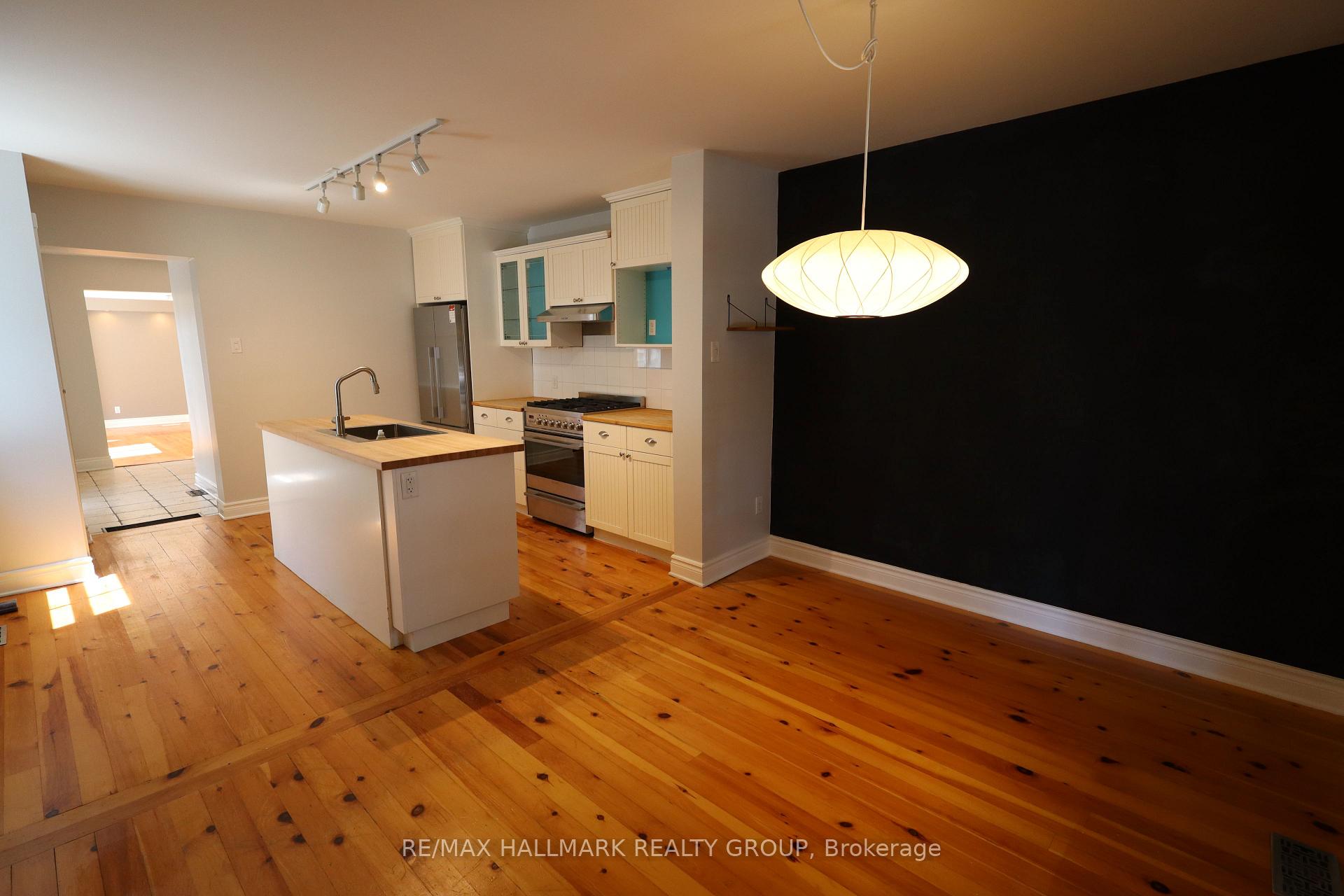 Photo 7 of 21 Electric Street, Ottawa, Lindenlea — HOMEH