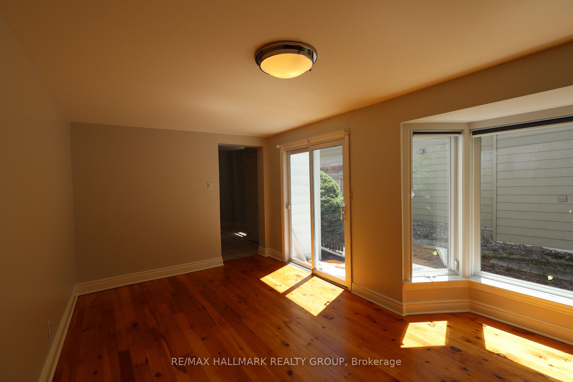 Photo 9 of 21 Electric Street, Ottawa, Lindenlea — HOMEH