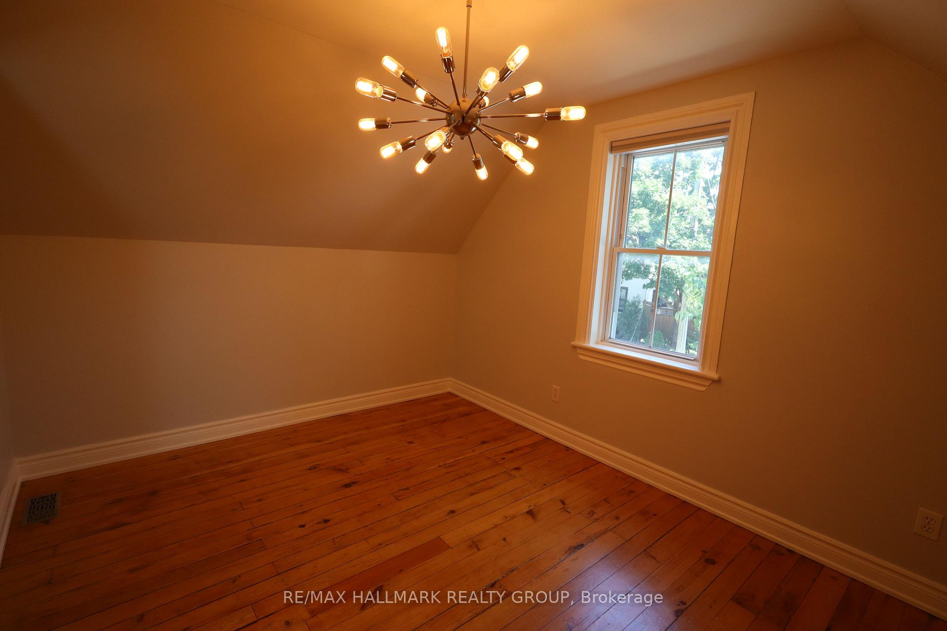 Photo 22 of 21 Electric Street, Ottawa, Lindenlea — HOMEH