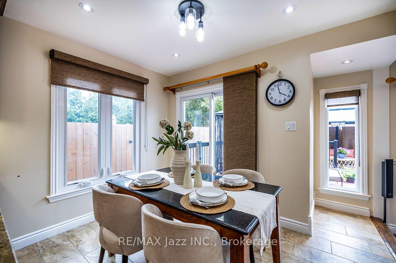 Photo 10 of 626 Strouds Lane, Pickering, Amberlea — HOMEH