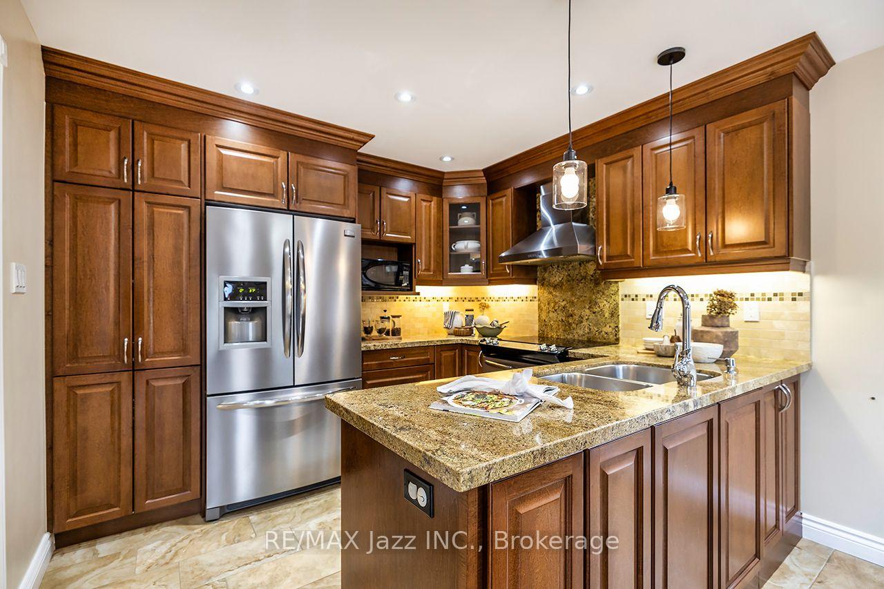Photo 11 of 626 Strouds Lane, Pickering, Amberlea — HOMEH