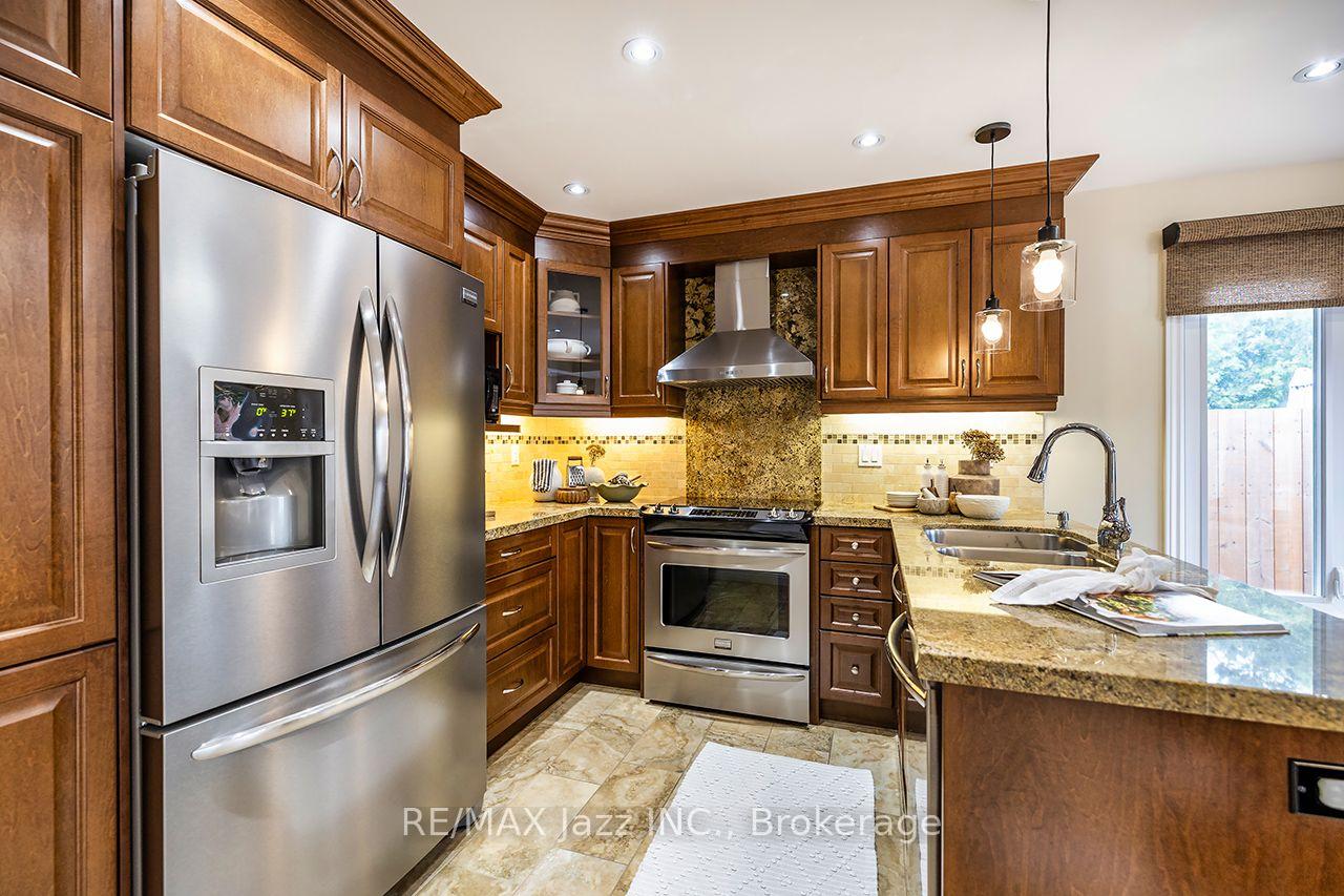 Photo 12 of 626 Strouds Lane, Pickering, Amberlea — HOMEH