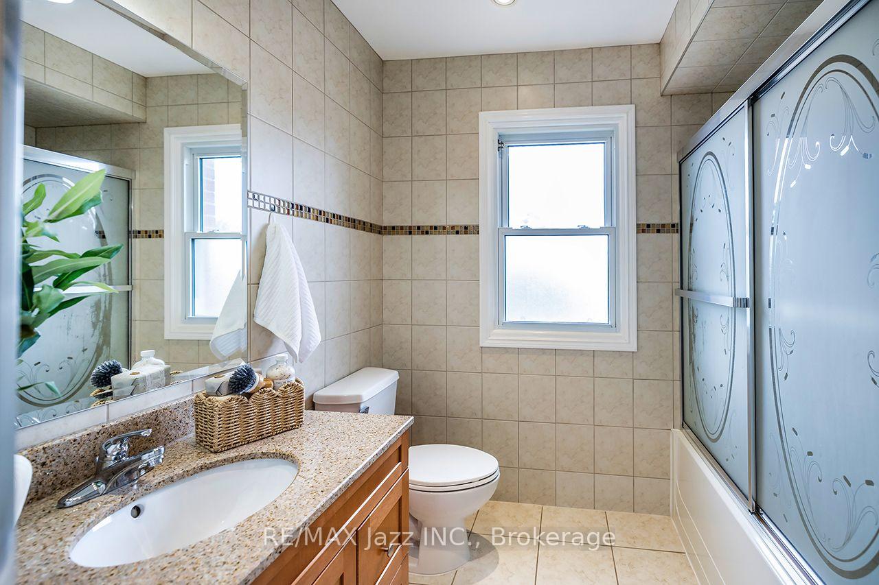 Photo 27 of 626 Strouds Lane, Pickering, Amberlea — HOMEH