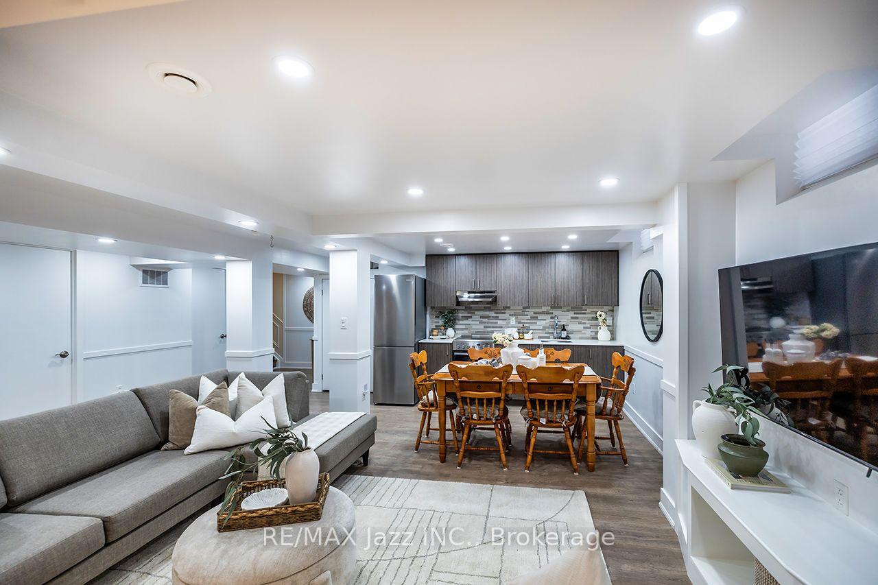 Photo 31 of 626 Strouds Lane, Pickering, Amberlea — HOMEH