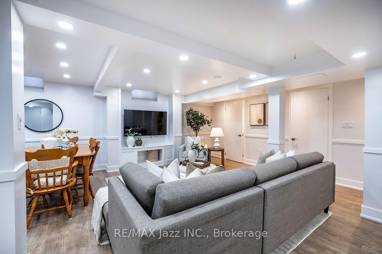 Photo 32 of 626 Strouds Lane, Pickering, Amberlea — HOMEH