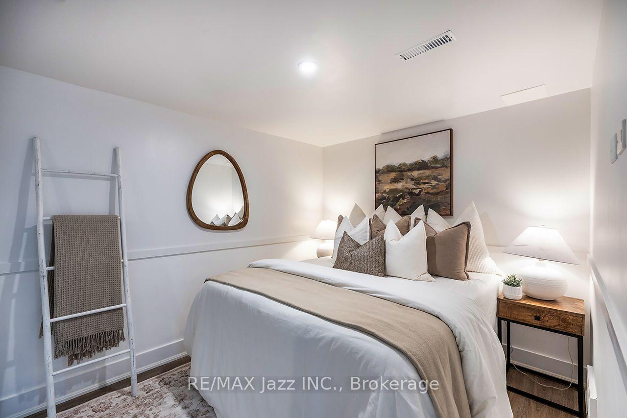 Photo 35 of 626 Strouds Lane, Pickering, Amberlea — HOMEH