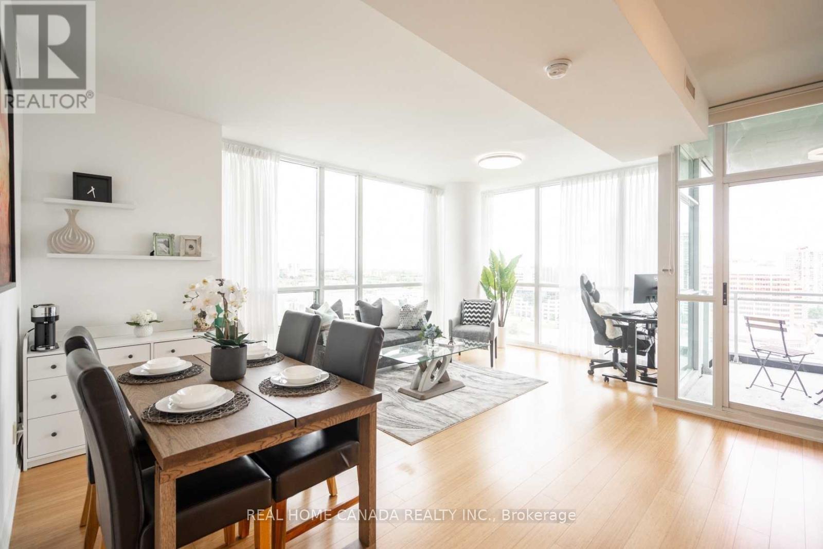 Photo 2 of Unit 1702, 223 Webb Drive, Mississauga, City Centre — HOMEH