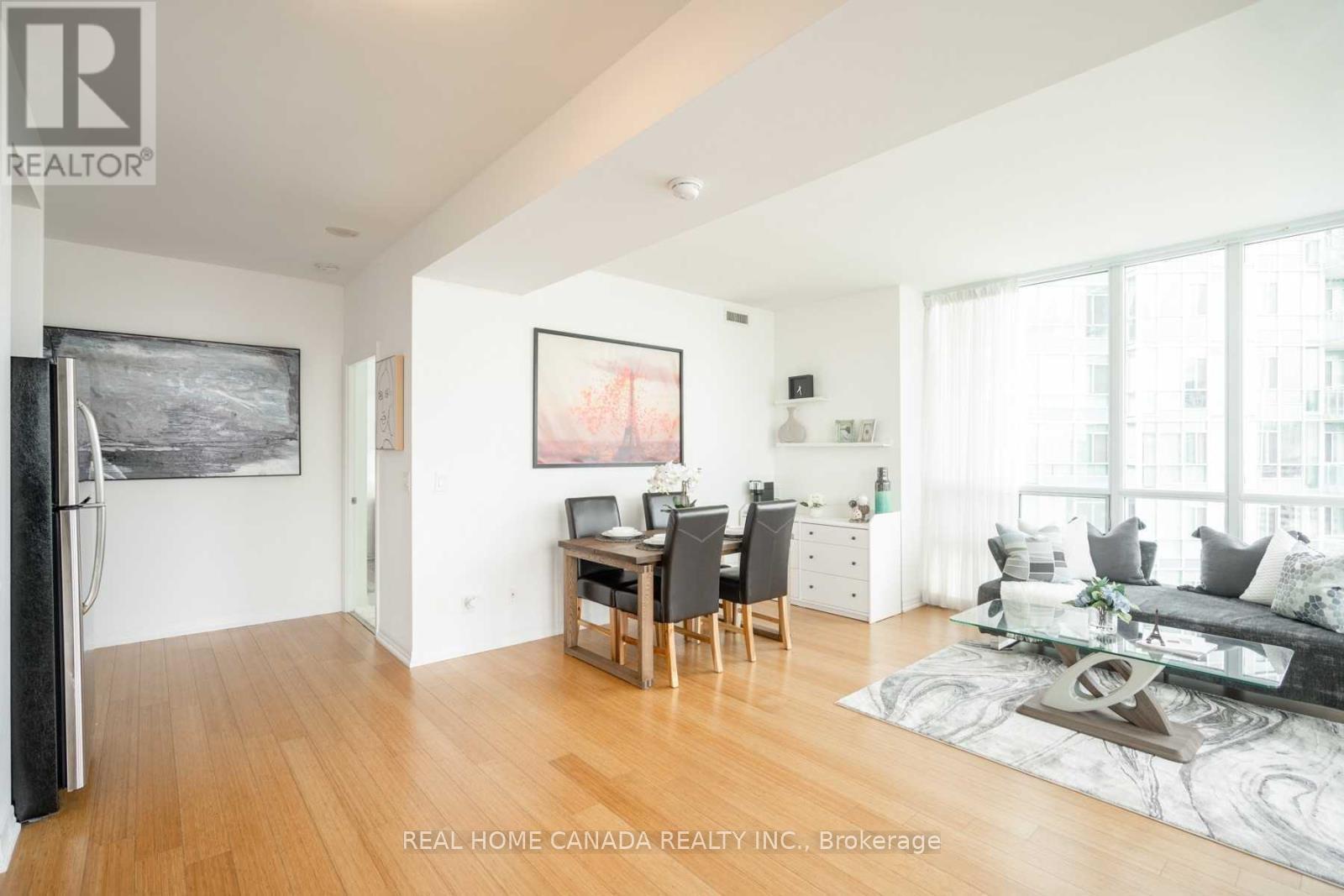 Photo 3 of Unit 1702, 223 Webb Drive, Mississauga, City Centre — HOMEH