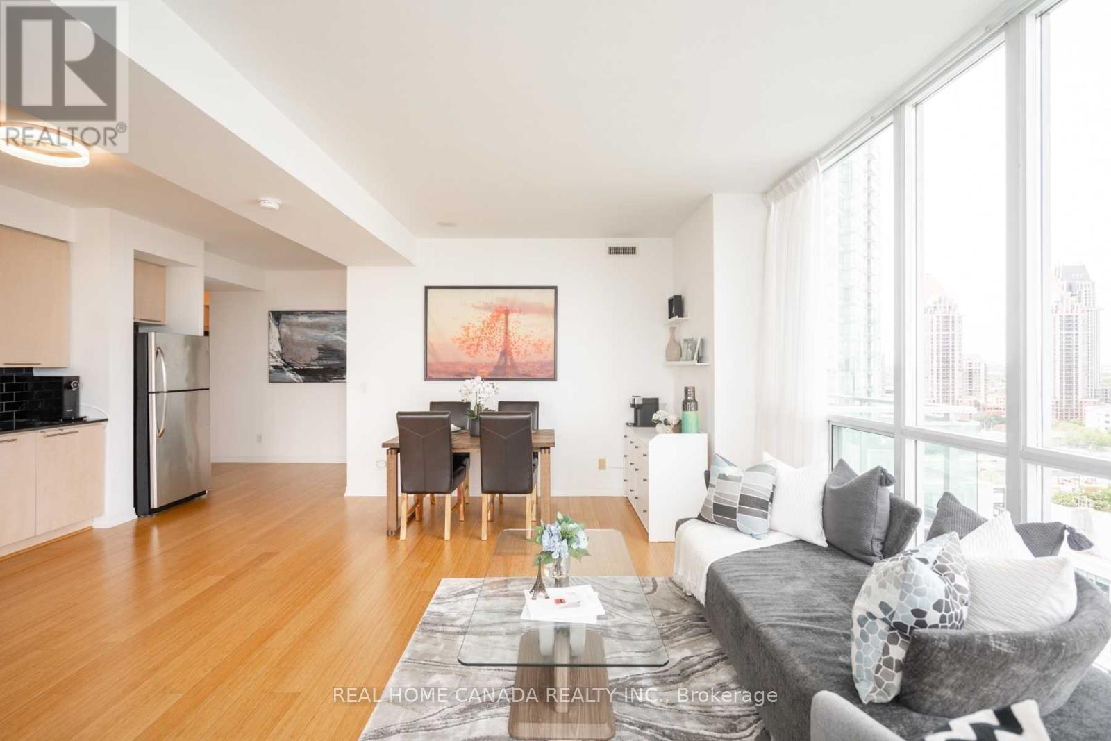 Photo 4 of Unit 1702, 223 Webb Drive, Mississauga, City Centre — HOMEH
