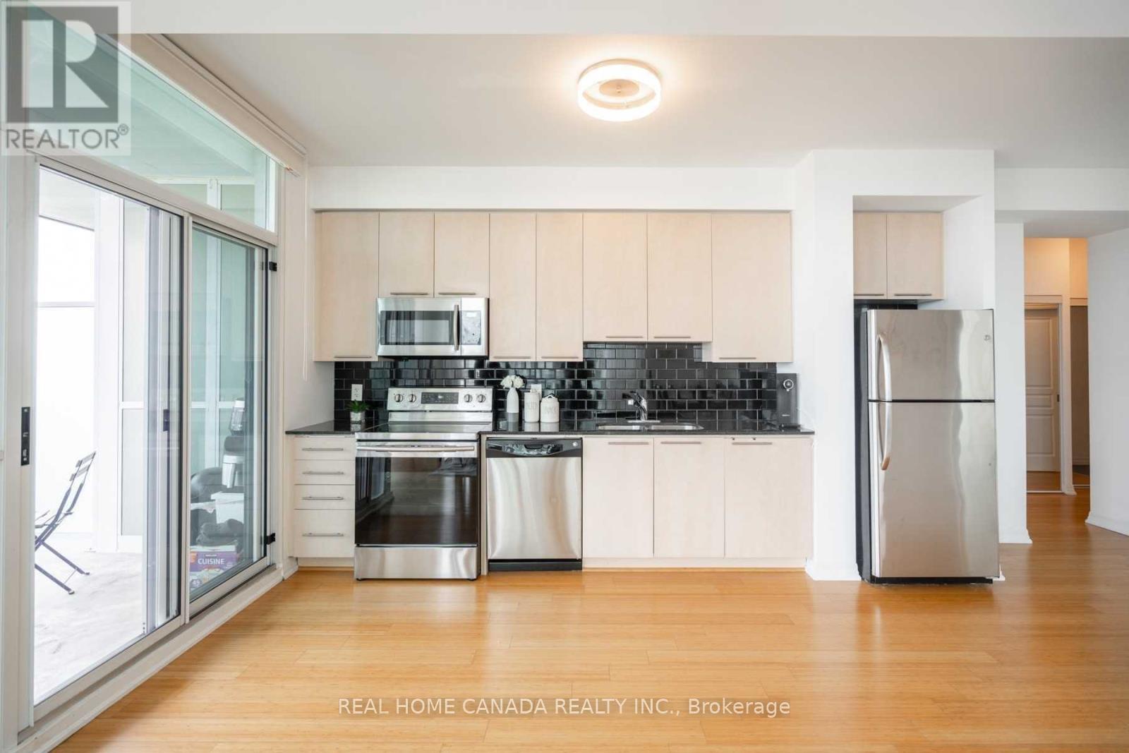 Photo 6 of Unit 1702, 223 Webb Drive, Mississauga, City Centre — HOMEH