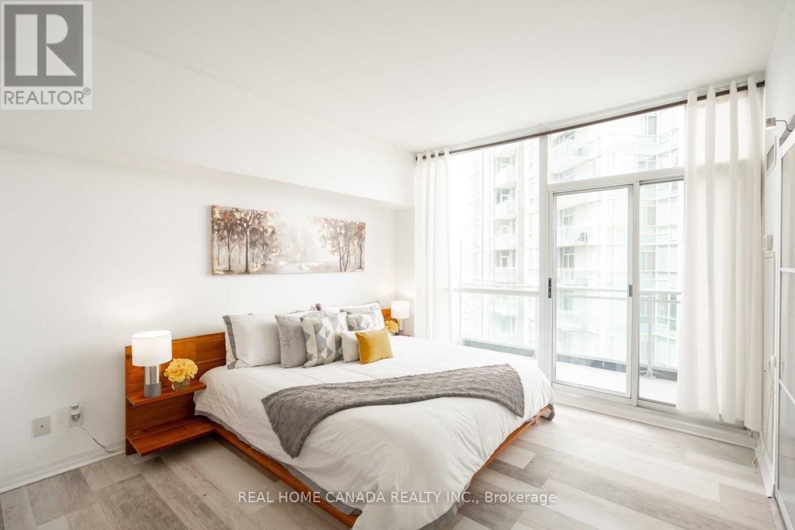 Photo 7 of Unit 1702, 223 Webb Drive, Mississauga, City Centre — HOMEH