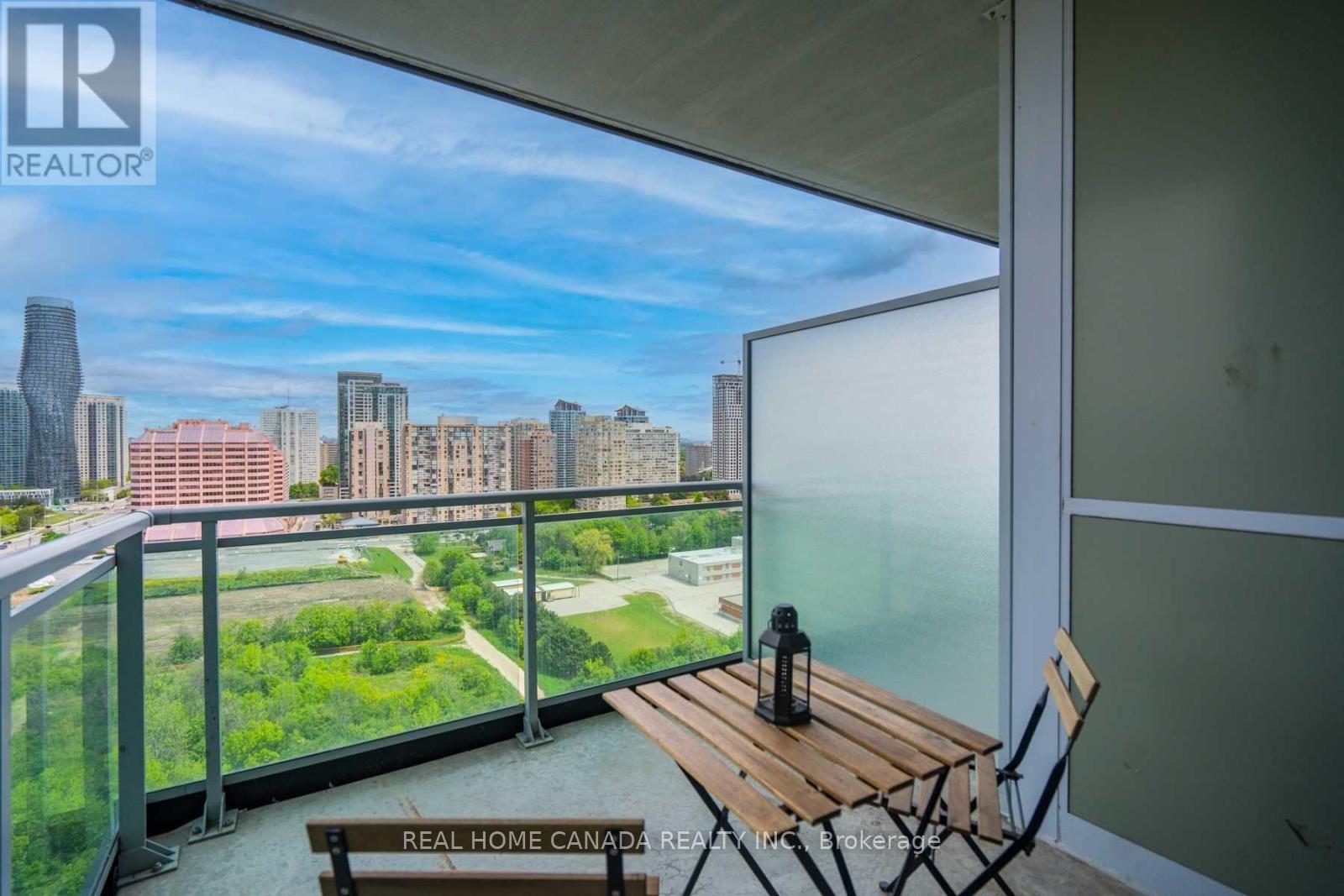 Photo 13 of Unit 1702, 223 Webb Drive, Mississauga, City Centre — HOMEH