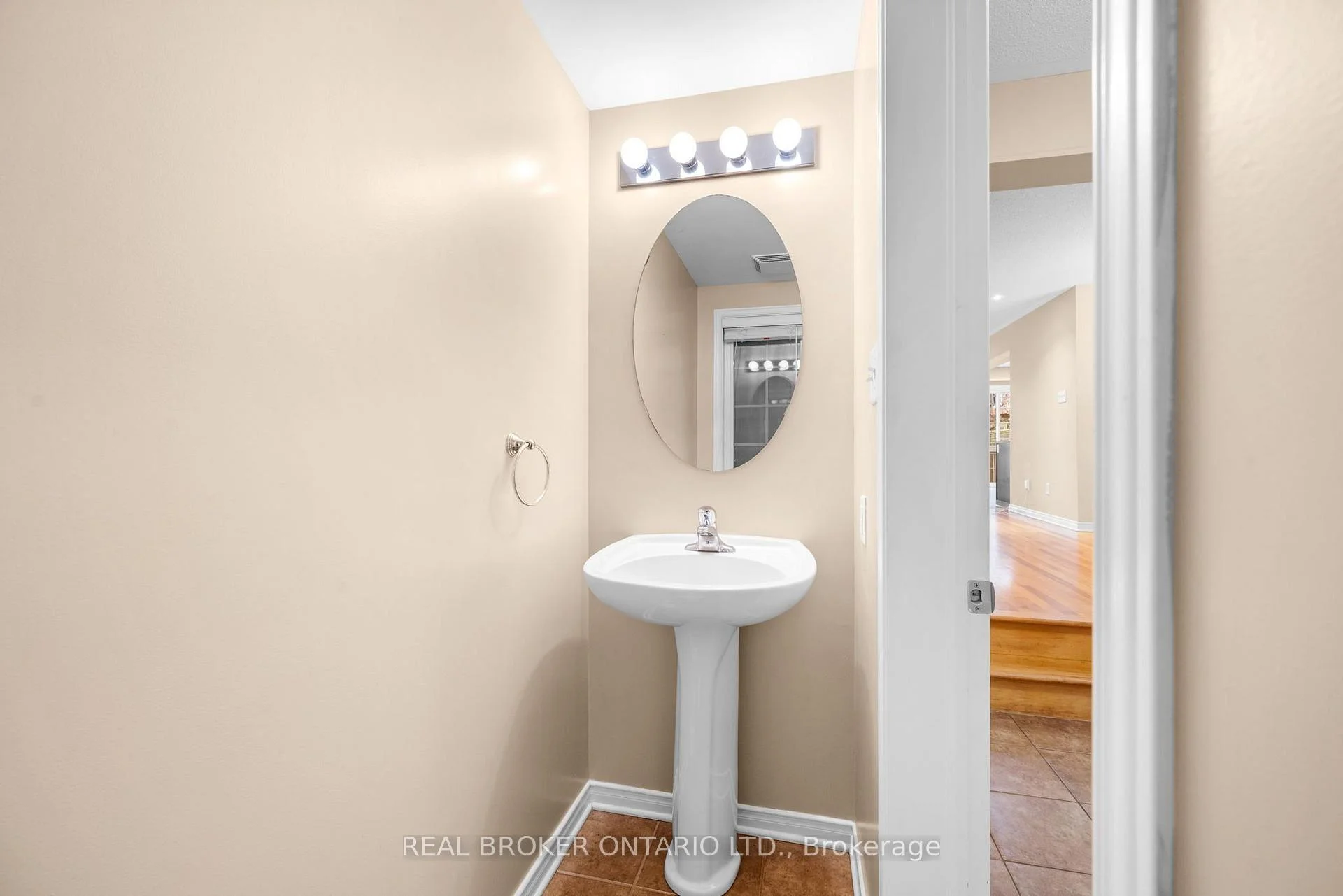 Photo 9 of 306 Aldworth Private, Ottawa, Stittsville (South) — HOMEH