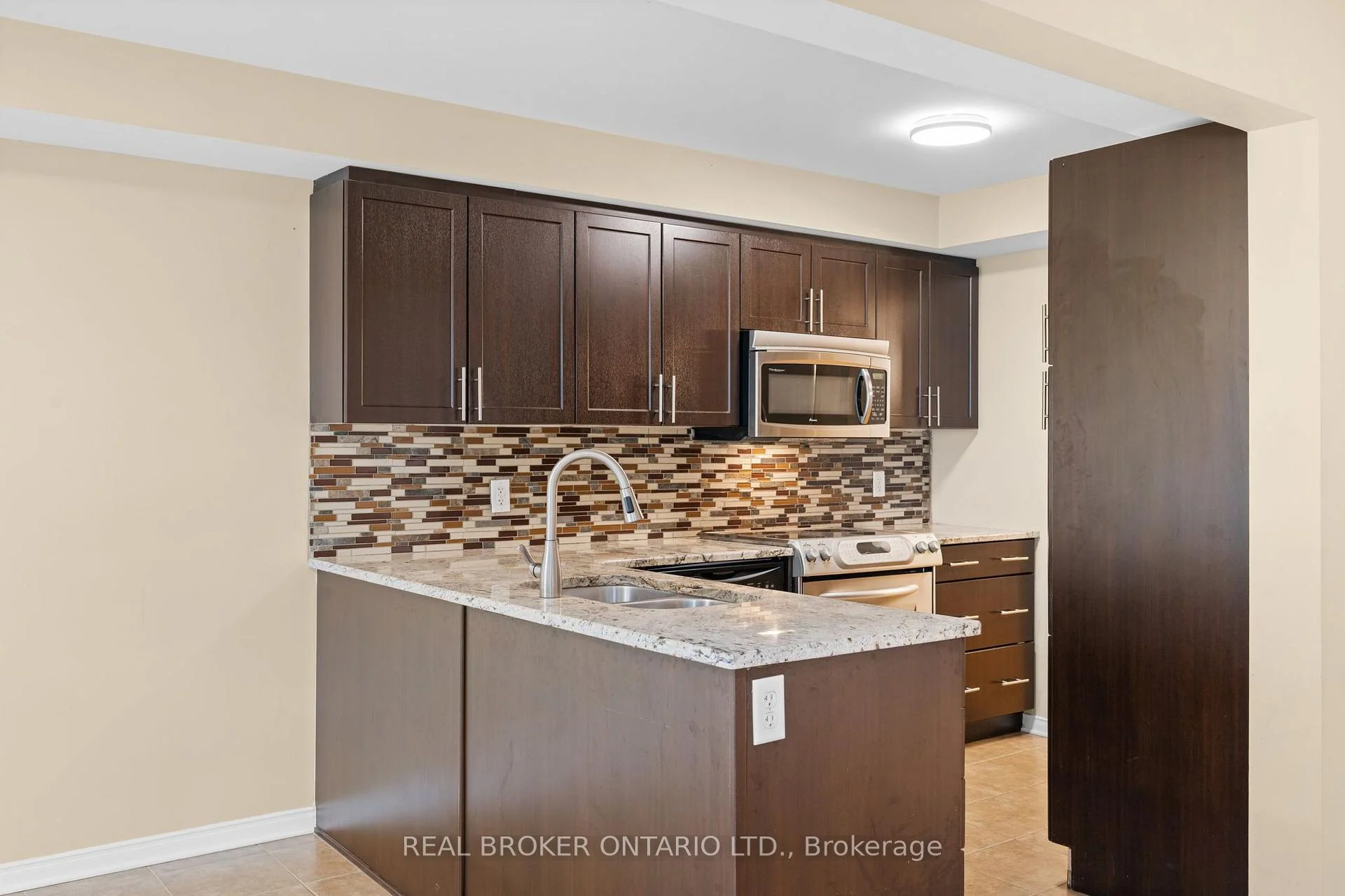 Photo 19 of 306 Aldworth Private, Ottawa, Stittsville (South) — HOMEH