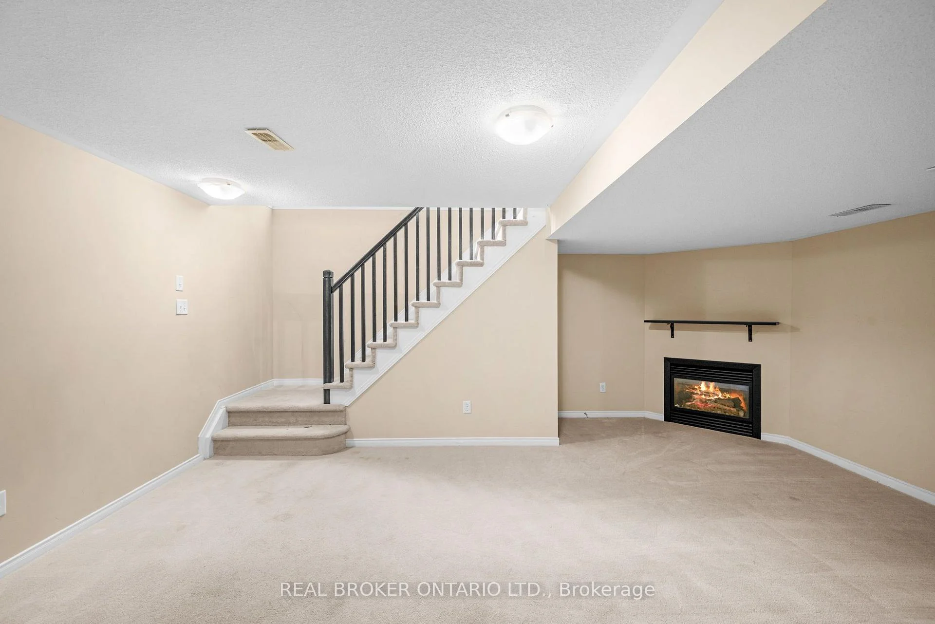 Photo 55 of 306 Aldworth Private, Ottawa, Stittsville (South) — HOMEH