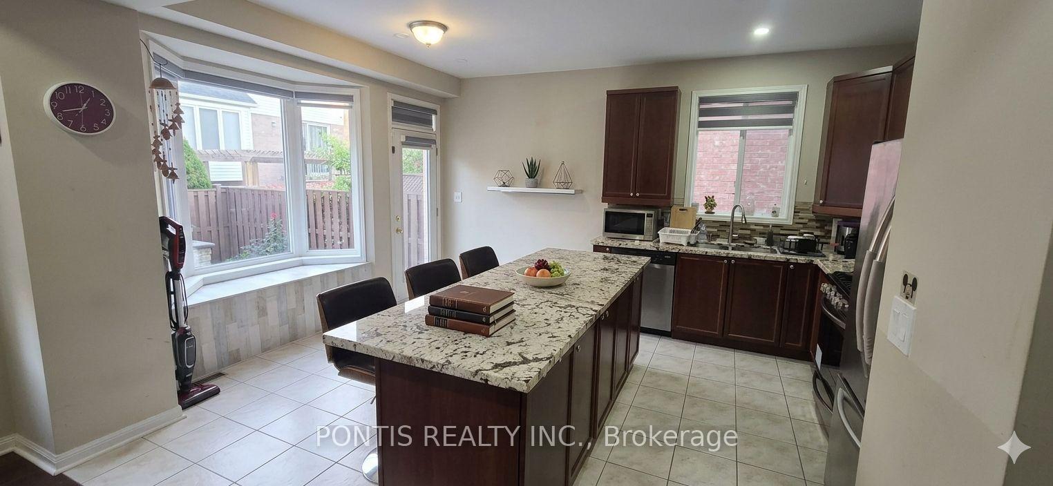 Photo 2 of 33 Clyde Road, Brampton, Fletcher's Creek Village — HOMEH