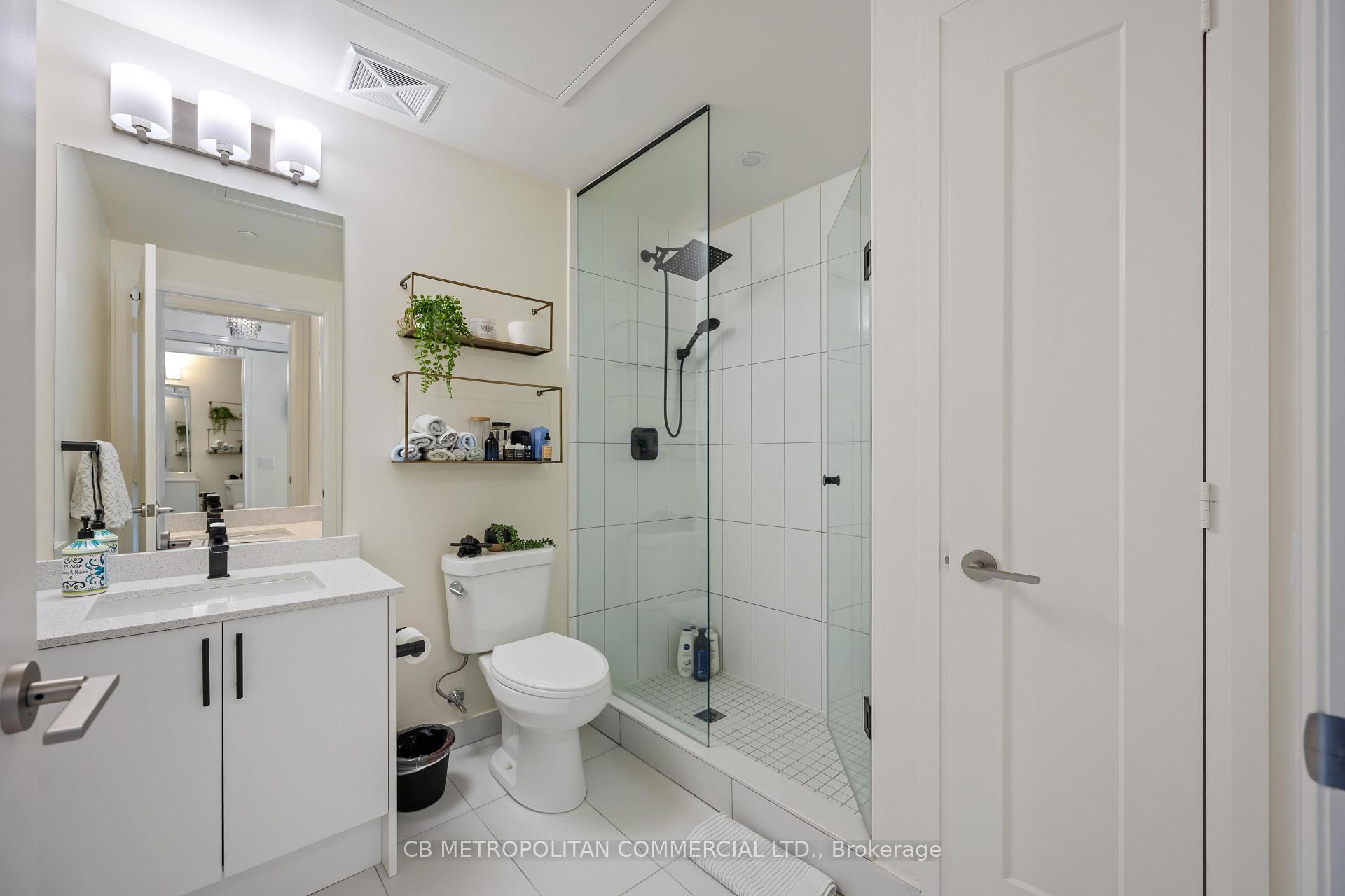 Photo 4 of 9000 Jane Street, Vaughan, Concord — HOMEH