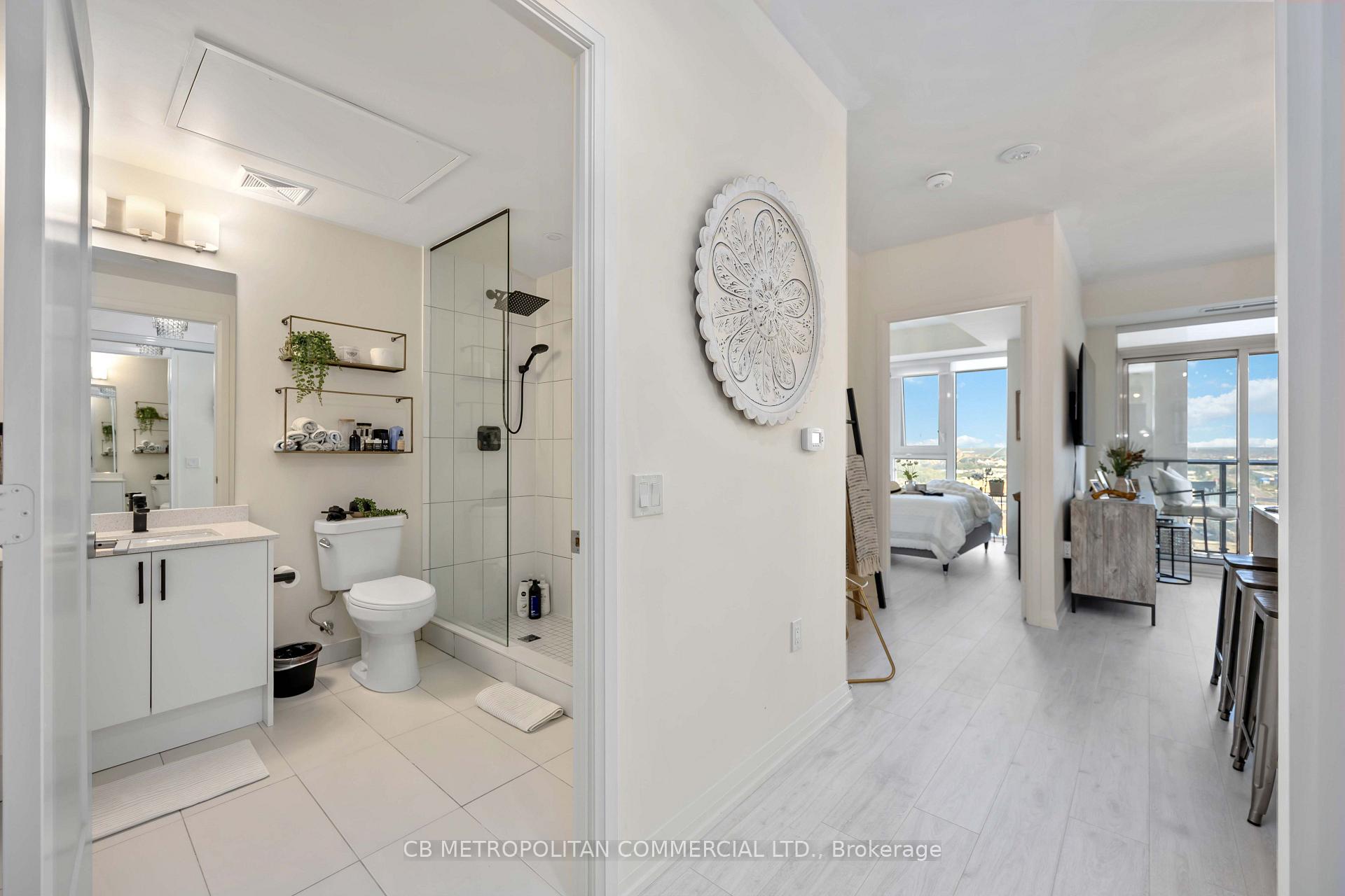 Photo 5 of 9000 Jane Street, Vaughan, Concord — HOMEH