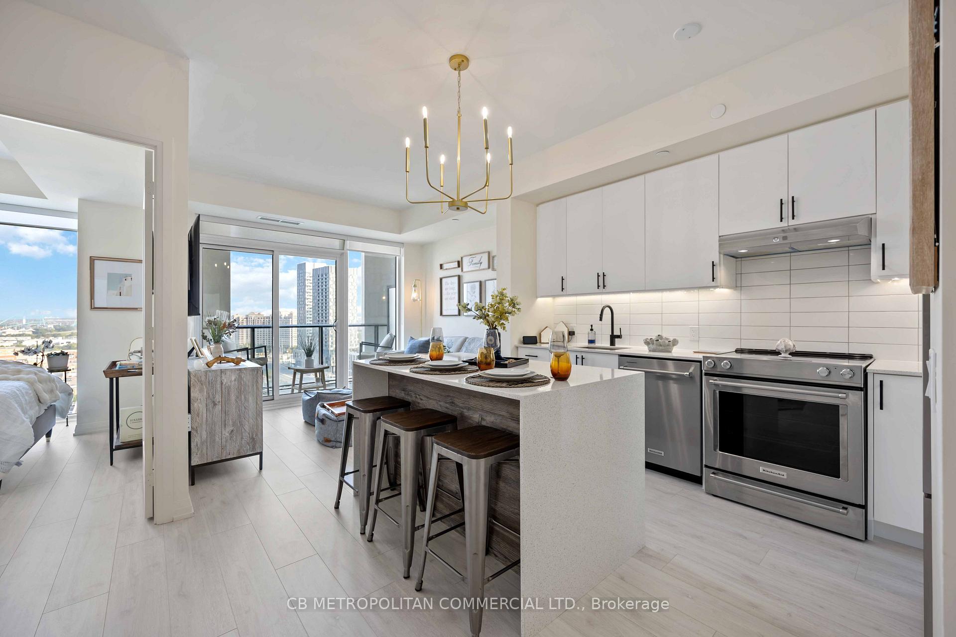 Photo 6 of 9000 Jane Street, Vaughan, Concord — HOMEH