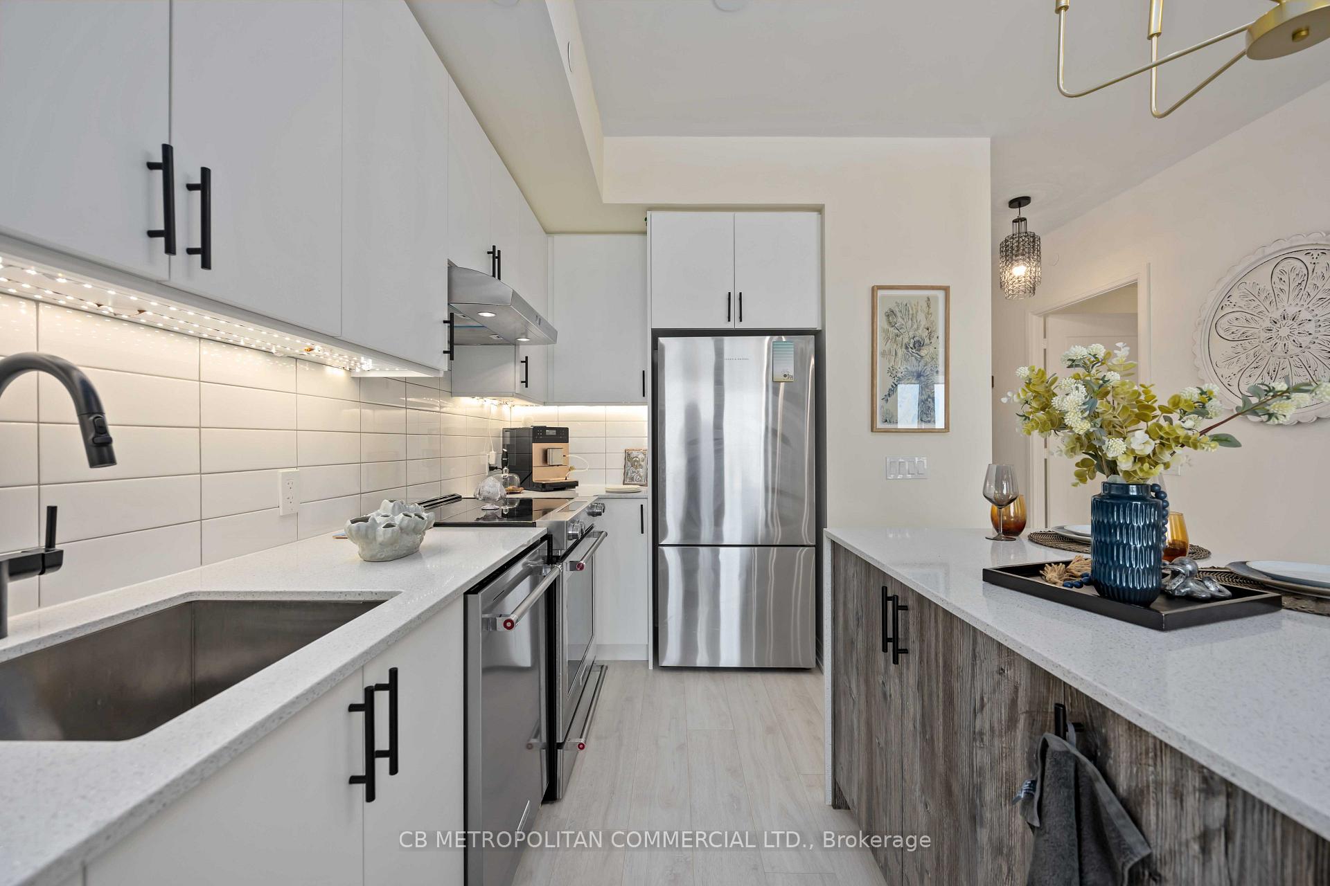 Photo 8 of 9000 Jane Street, Vaughan, Concord — HOMEH