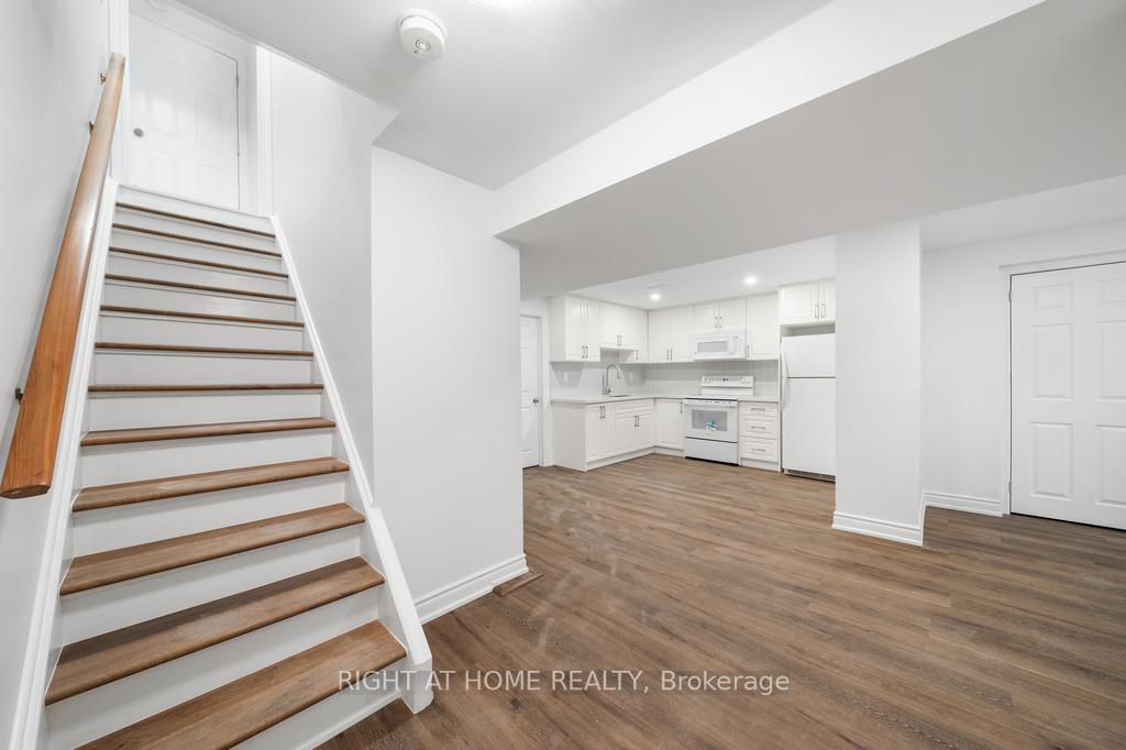 Photo of Unit Lower, 582 Carlyle Court