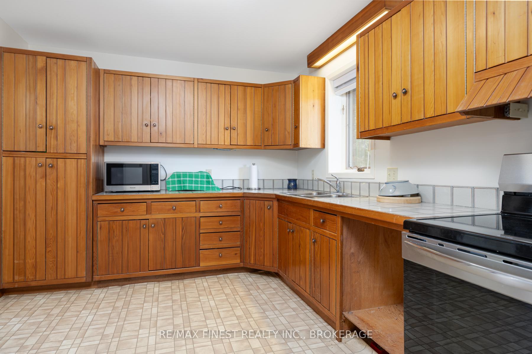 Photo 8 of 1141 Front Road, Kingston, City SouthWest — HOMEH